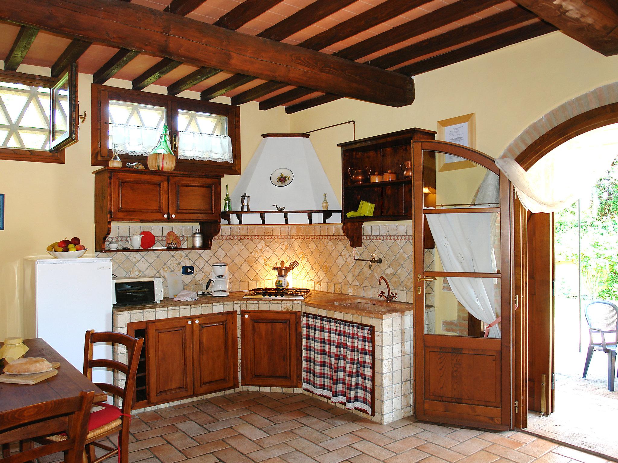 Photo 11 - 2 bedroom House in Castellina in Chianti with swimming pool and garden