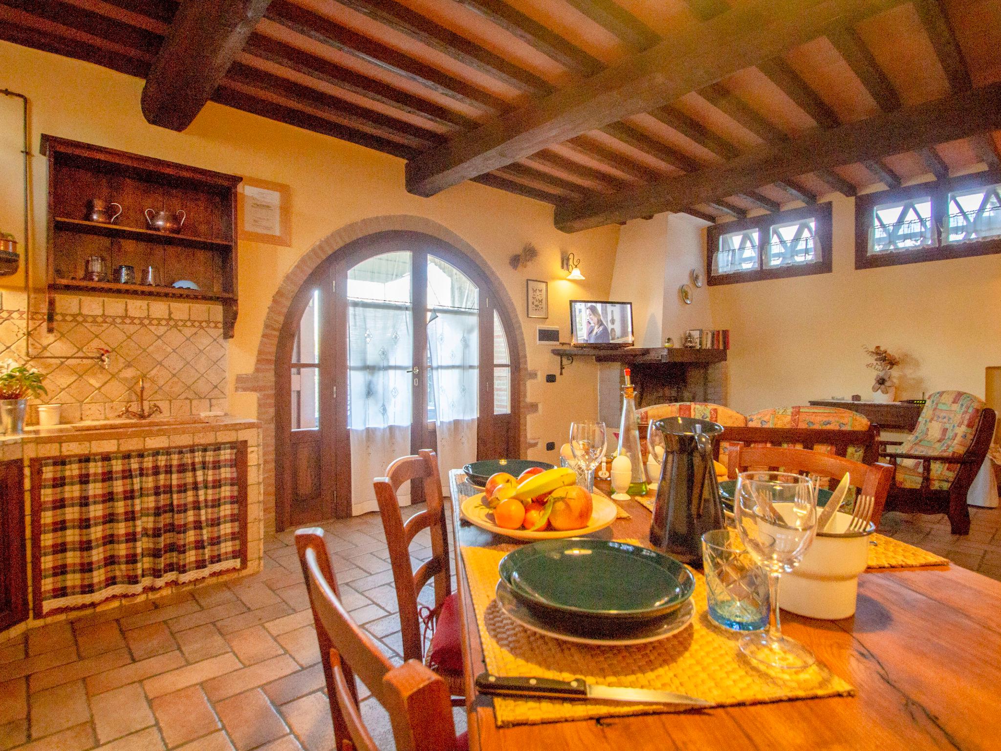 Photo 10 - 2 bedroom House in Castellina in Chianti with swimming pool and garden