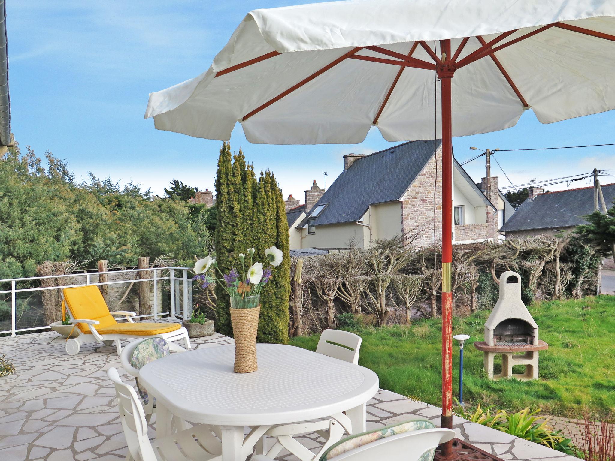 Photo 2 - Maison de 3 chambres à Erquy avec jardin et terrasse