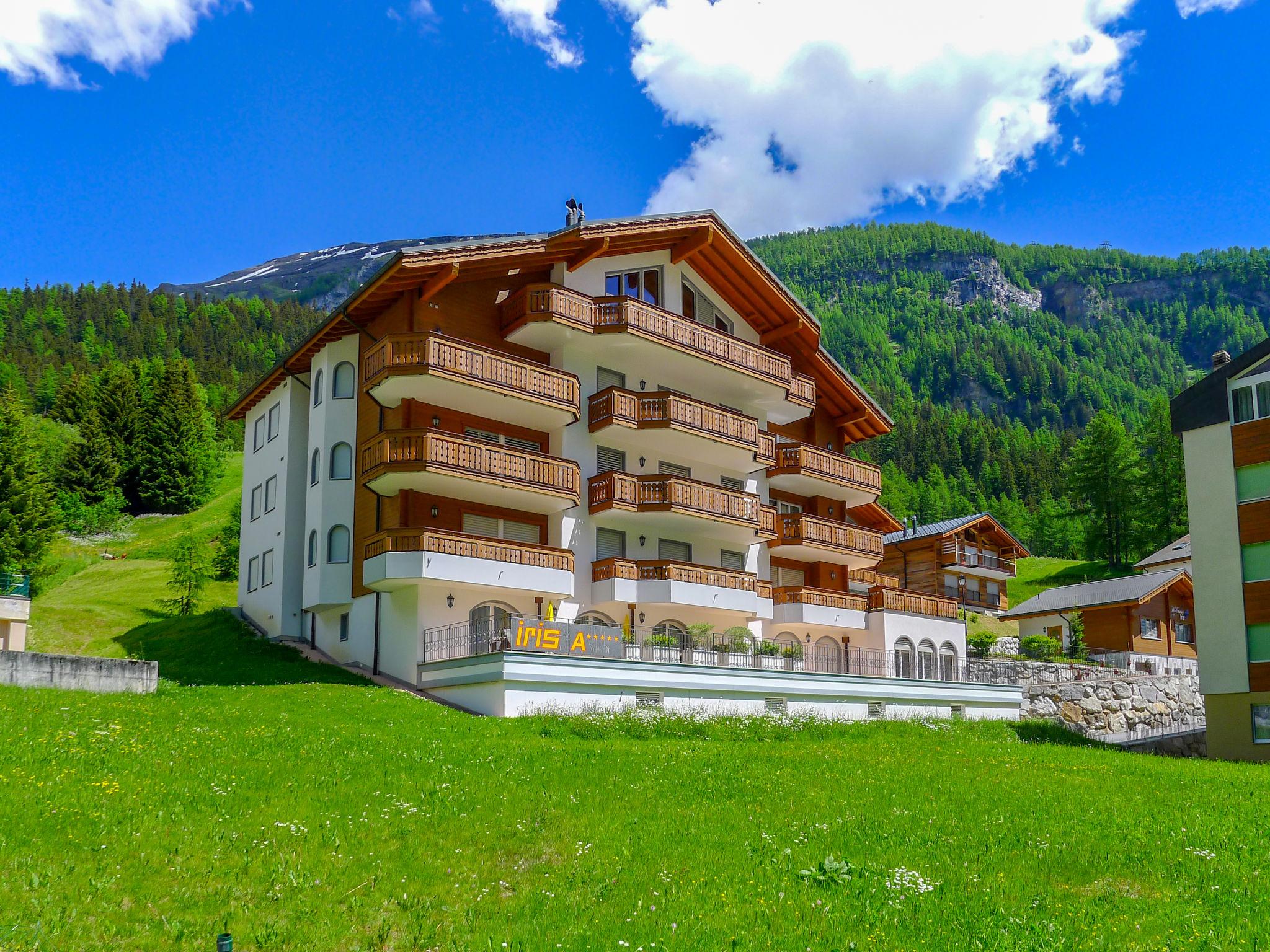 Photo 1 - Appartement de 2 chambres à Loeche-les-Bains avec sauna et vues sur la montagne