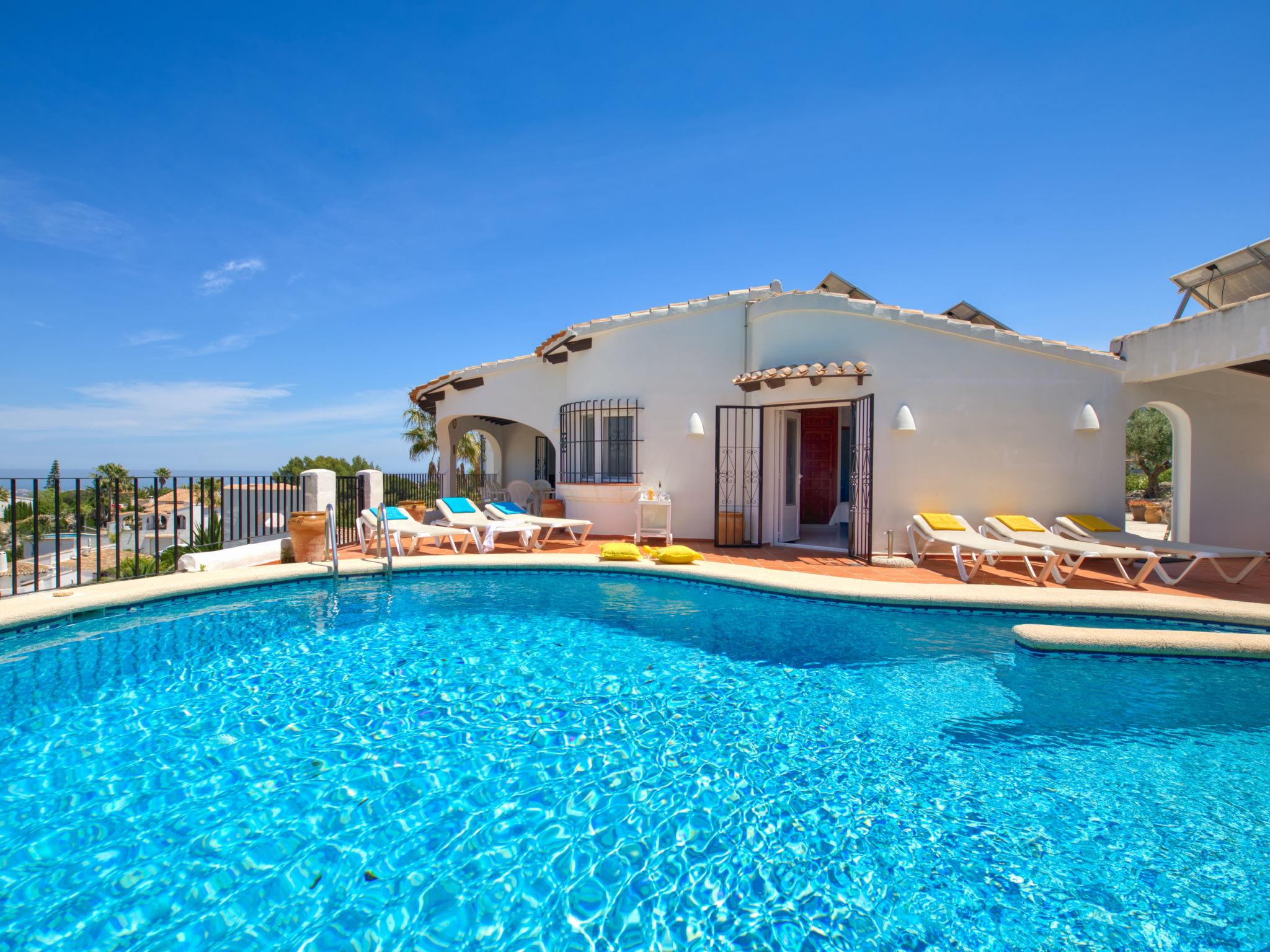 Foto 1 - Casa de 3 habitaciones en Pego con piscina privada y vistas al mar
