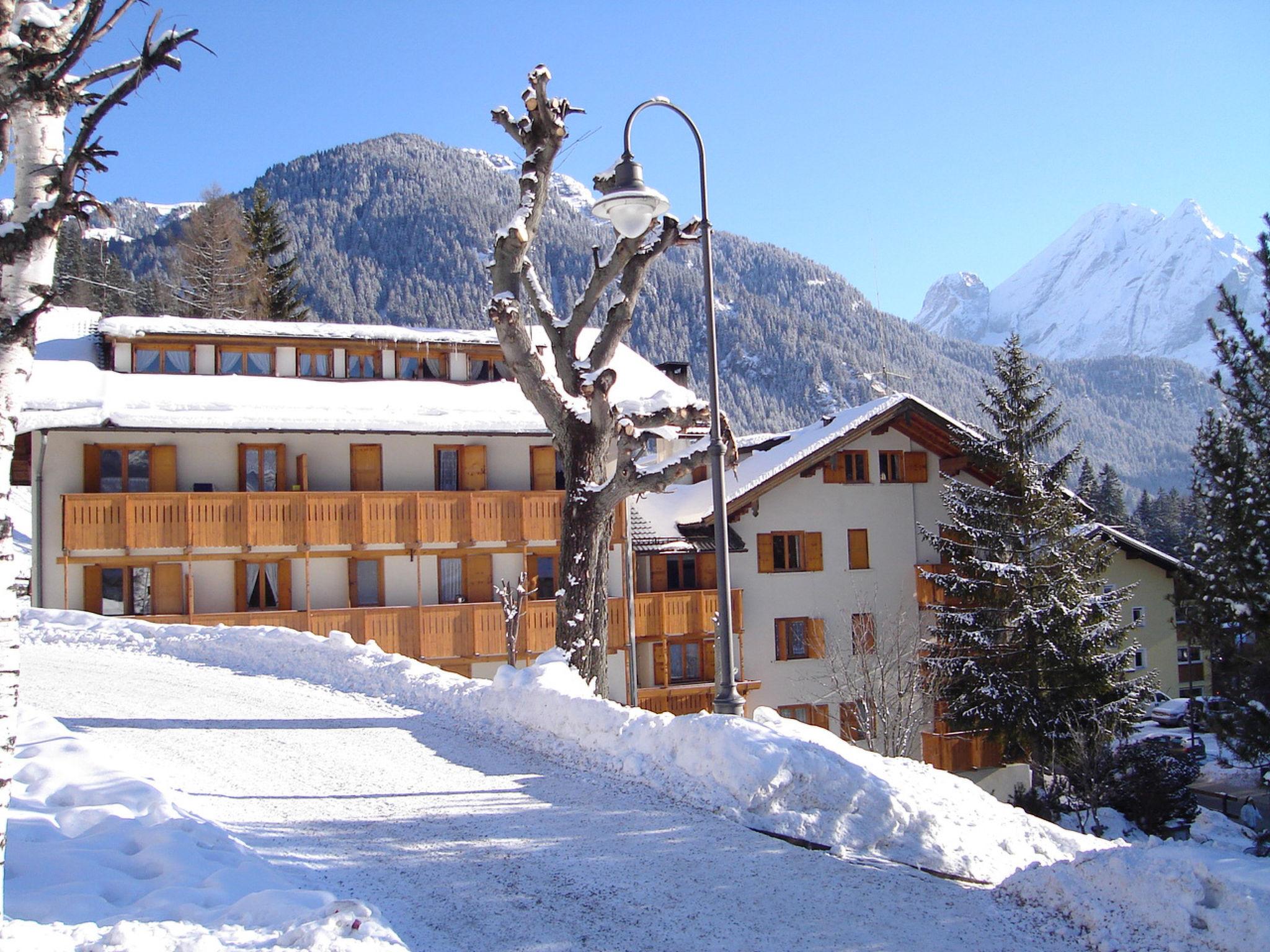 Photo 22 - Appartement de 2 chambres à Canazei avec vues sur la montagne