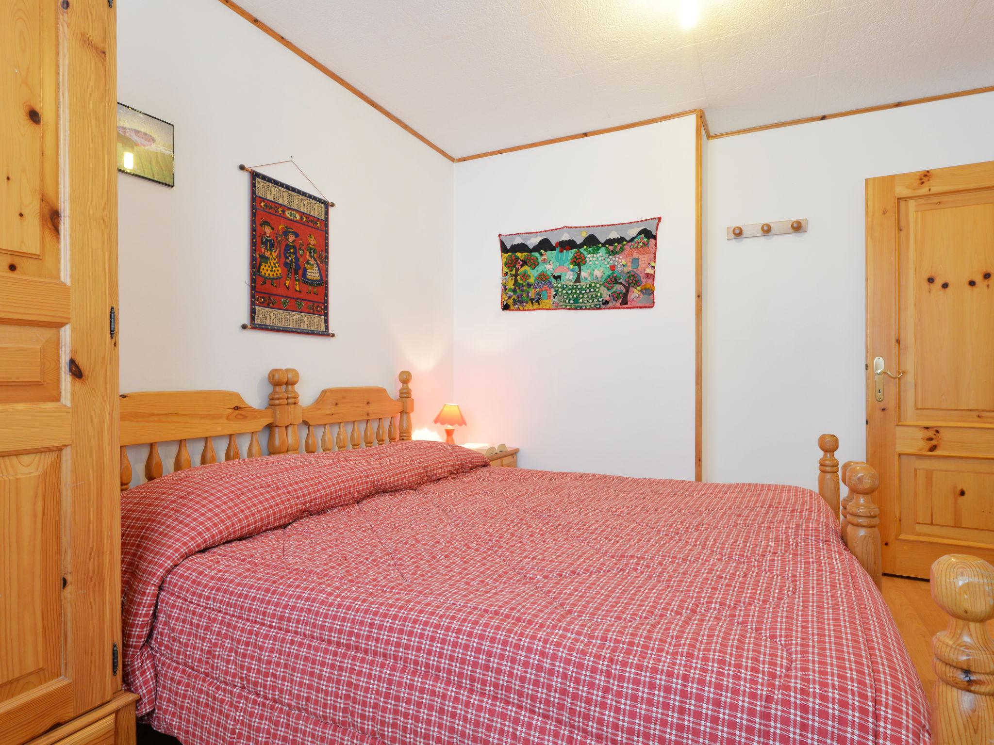 Foto 9 - Appartamento con 2 camere da letto a Canazei con vista sulle montagne