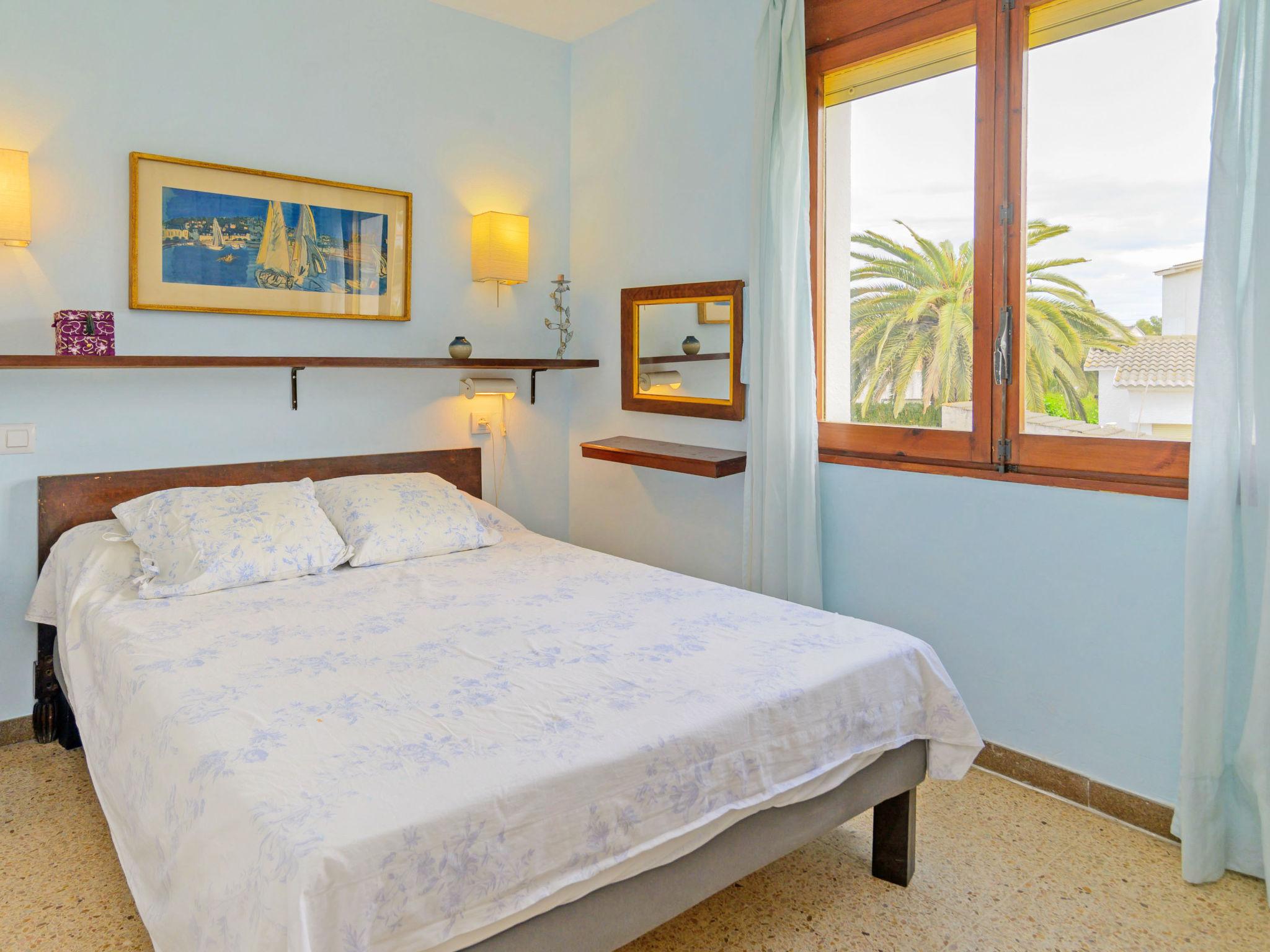 Foto 4 - Haus mit 4 Schlafzimmern in Sant Pere de Ribes mit garten und blick aufs meer