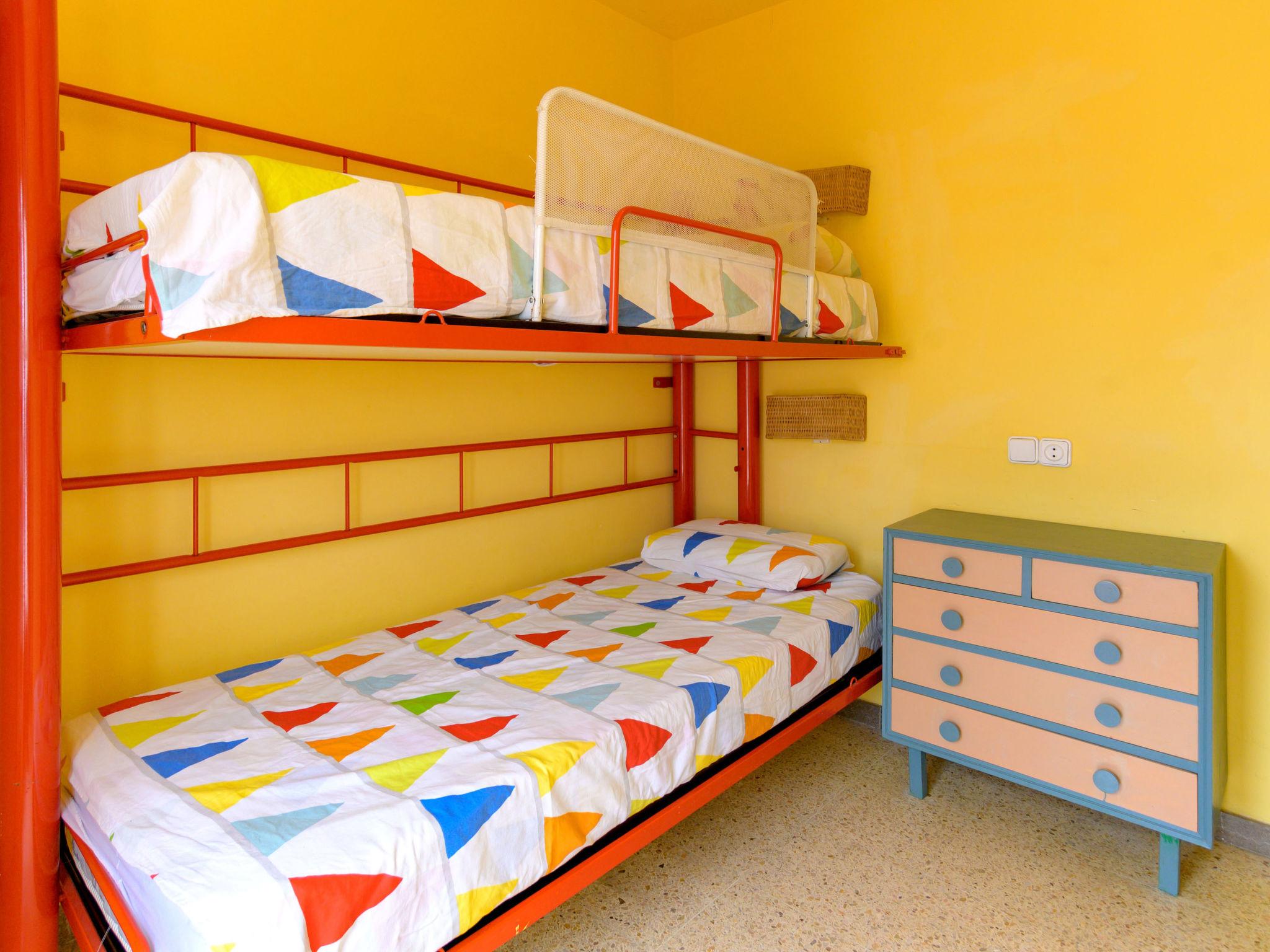 Foto 14 - Haus mit 4 Schlafzimmern in Sant Pere de Ribes mit garten und blick aufs meer