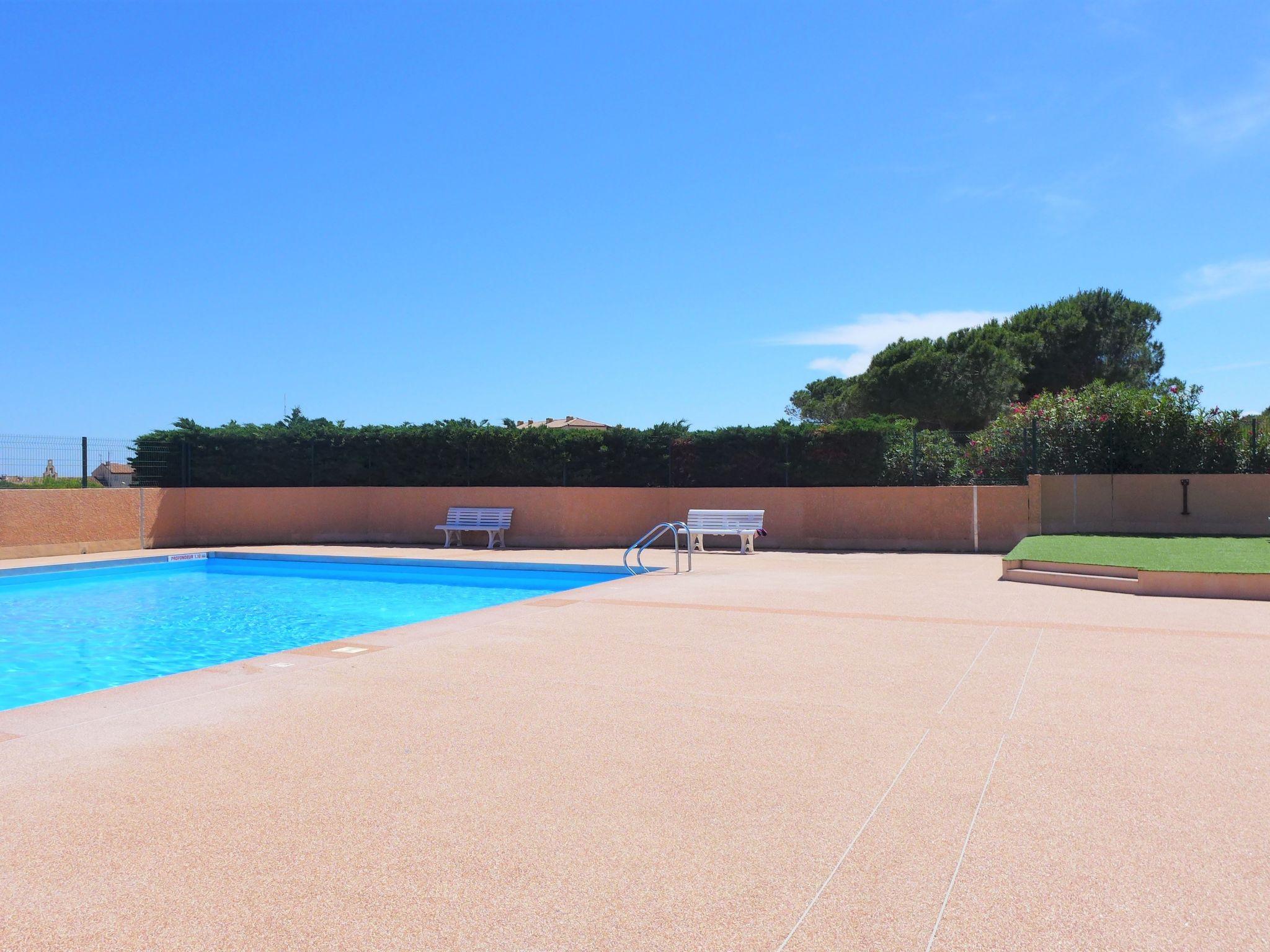 Photo 21 - Appartement de 1 chambre à Fleury avec piscine et vues à la mer