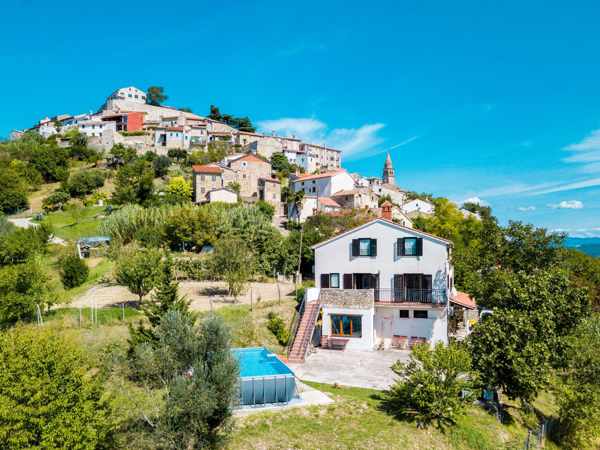 Foto 9 - Casa de 3 habitaciones en Motovun con piscina privada y jardín