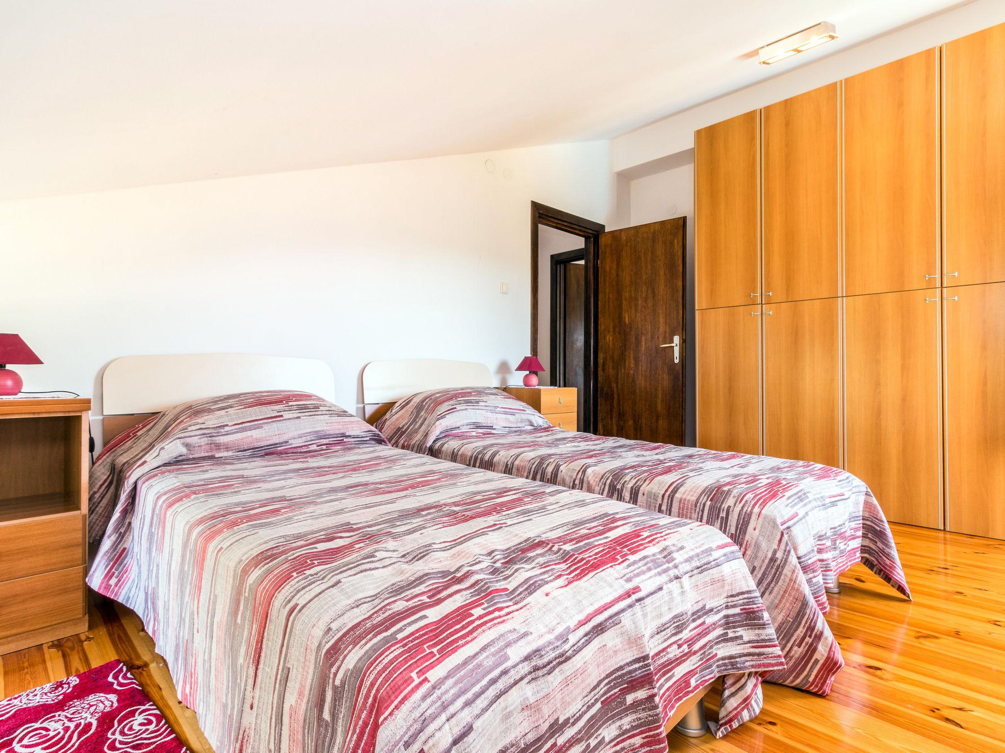 Foto 13 - Casa con 3 camere da letto a Motovun con piscina privata e giardino