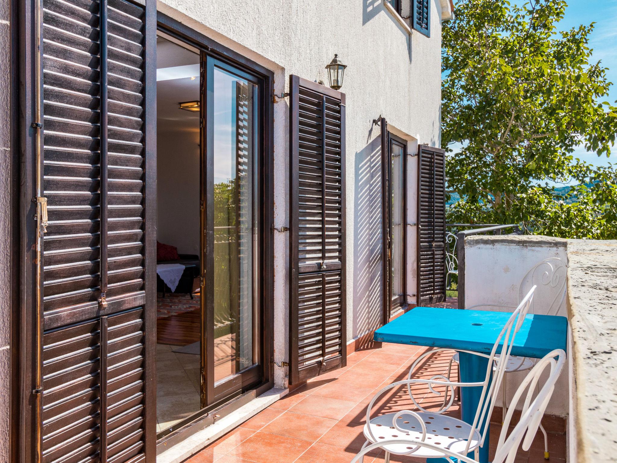 Photo 7 - Maison de 3 chambres à Motovun avec piscine privée et jardin