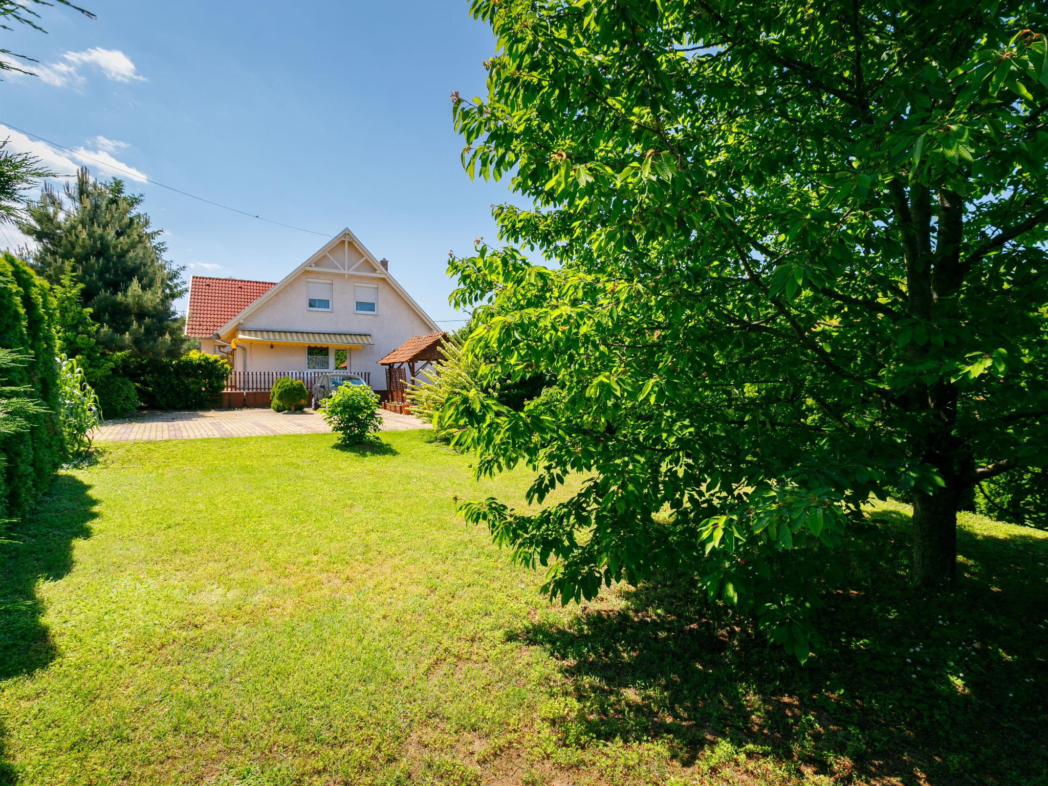 Photo 27 - 5 bedroom House in Balatonőszöd with garden and mountain view