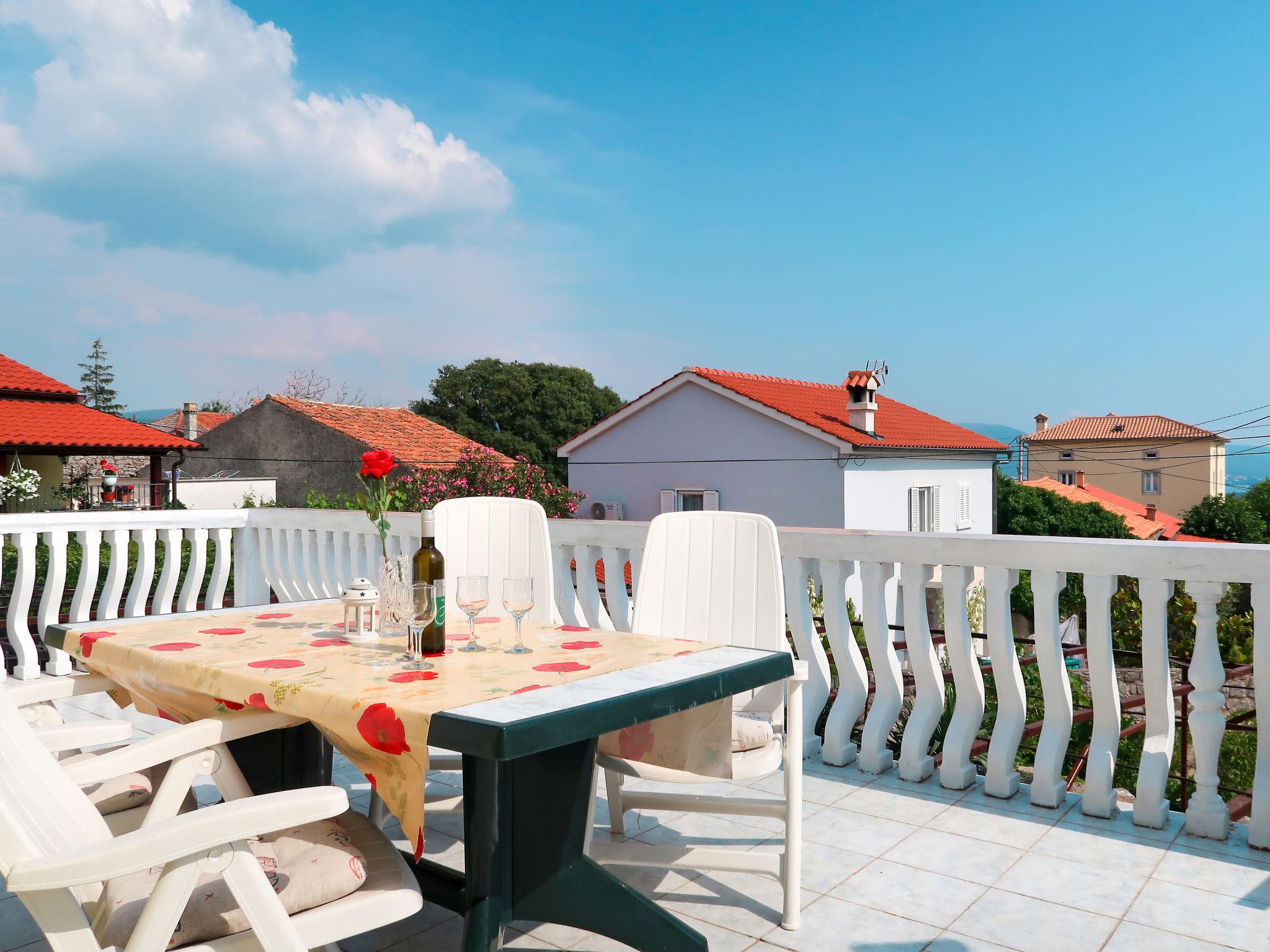 Foto 8 - Casa de 4 habitaciones en Krk con terraza y vistas al mar