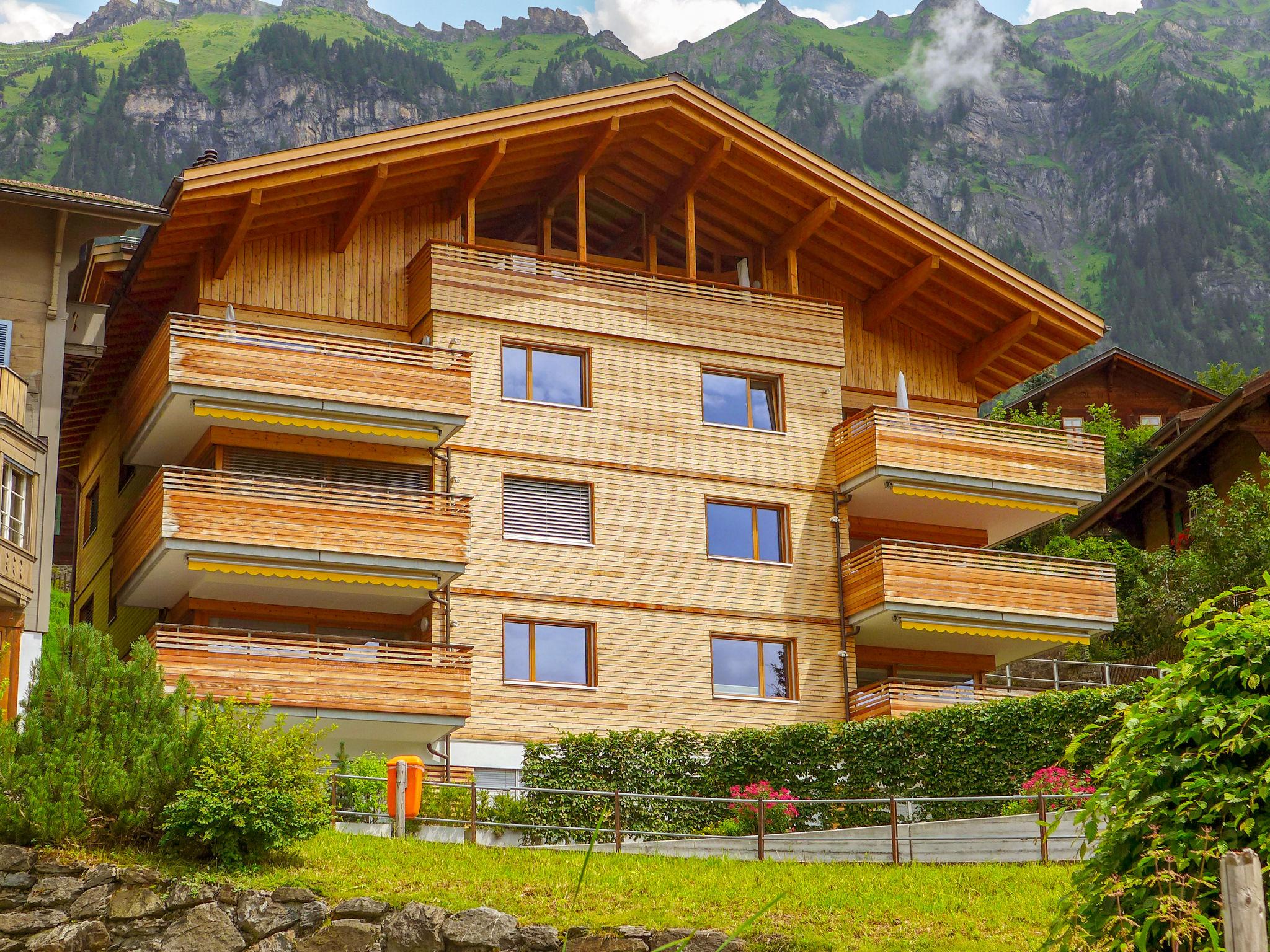 Foto 5 - Apartamento de 2 habitaciones en Lauterbrunnen con vistas a la montaña