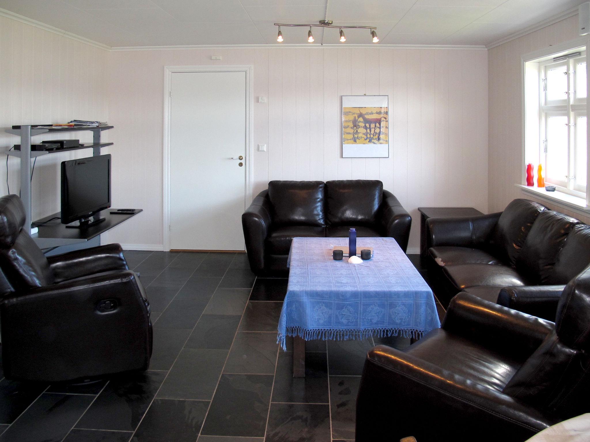 Photo 8 - 3 bedroom Apartment in Tysnes with garden and hot tub