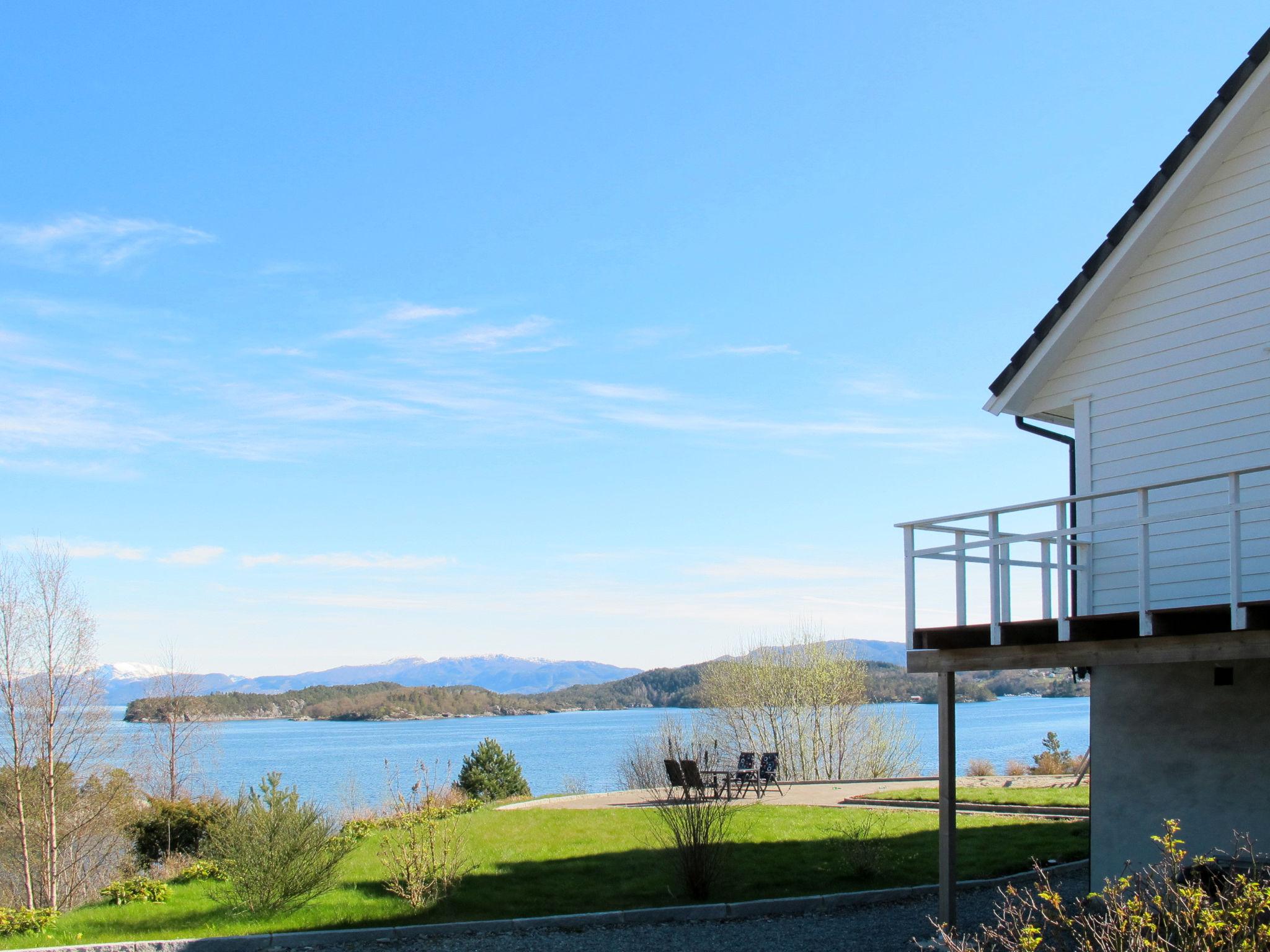 Foto 1 - Apartamento de 3 quartos em Tysnes com jardim e banheira de hidromassagem