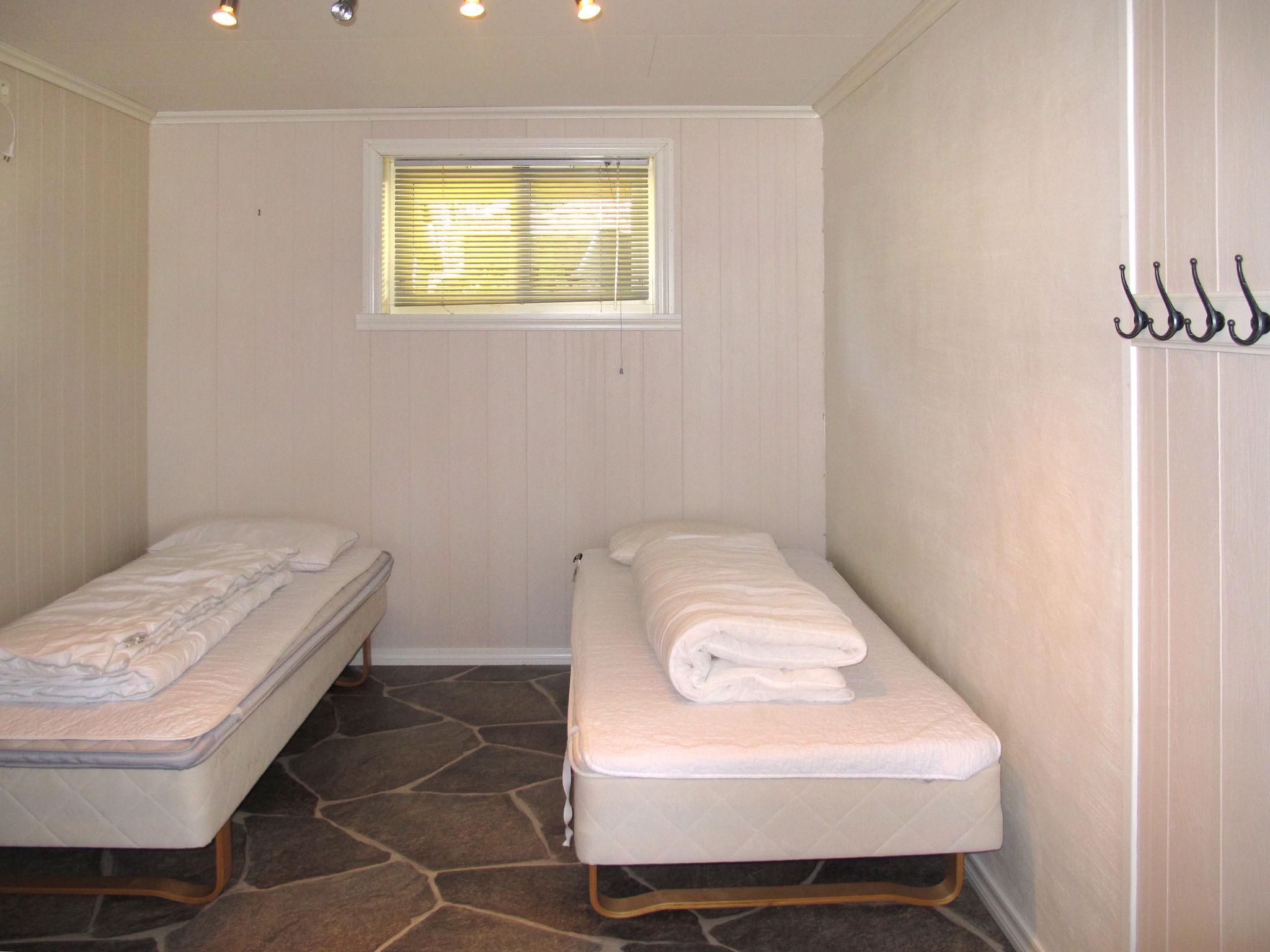 Foto 10 - Appartamento con 3 camere da letto a Tysnes con giardino e vasca idromassaggio
