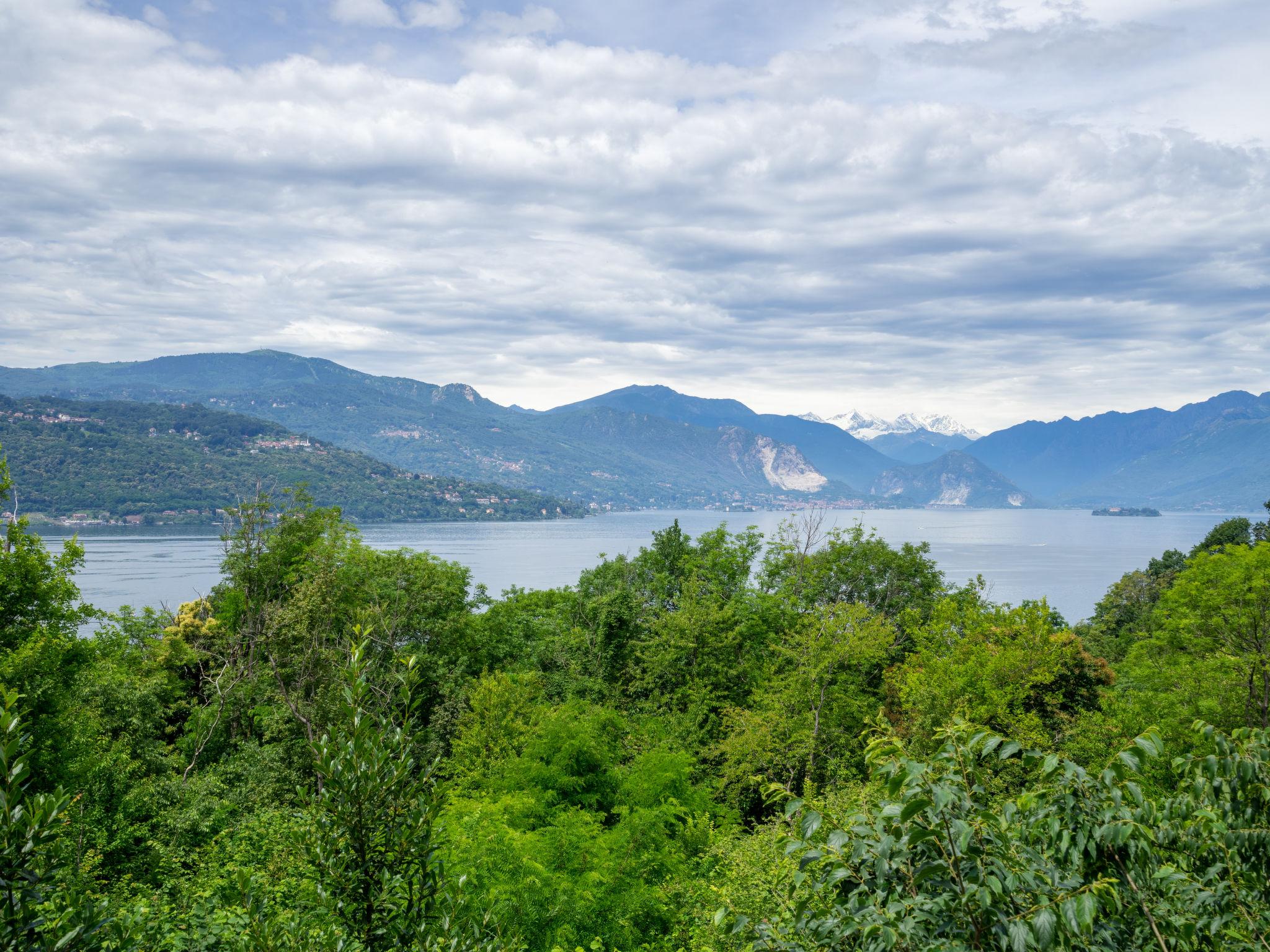 Photo 3 - Maison de 3 chambres à Leggiuno avec terrasse et vues sur la montagne