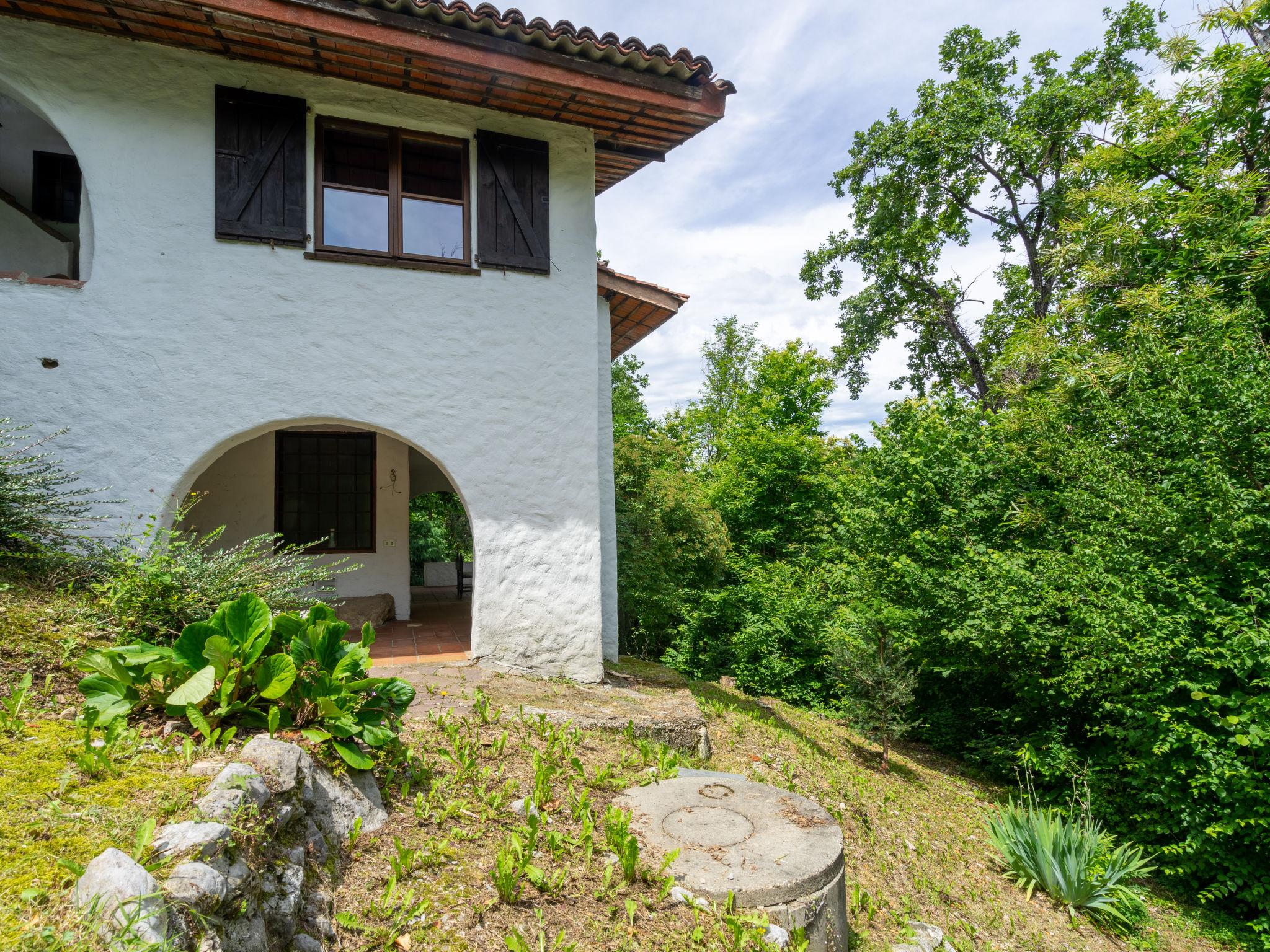 Foto 2 - Casa de 3 quartos em Leggiuno com jardim e terraço