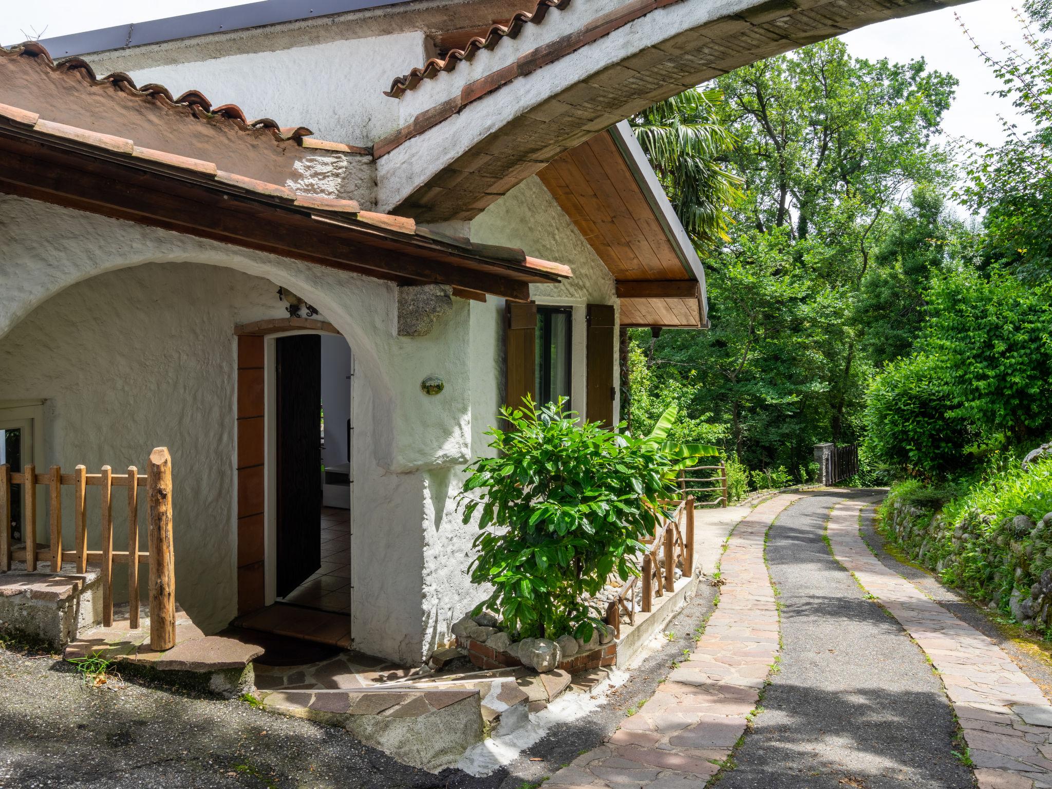 Photo 13 - Maison de 3 chambres à Leggiuno avec terrasse et vues sur la montagne