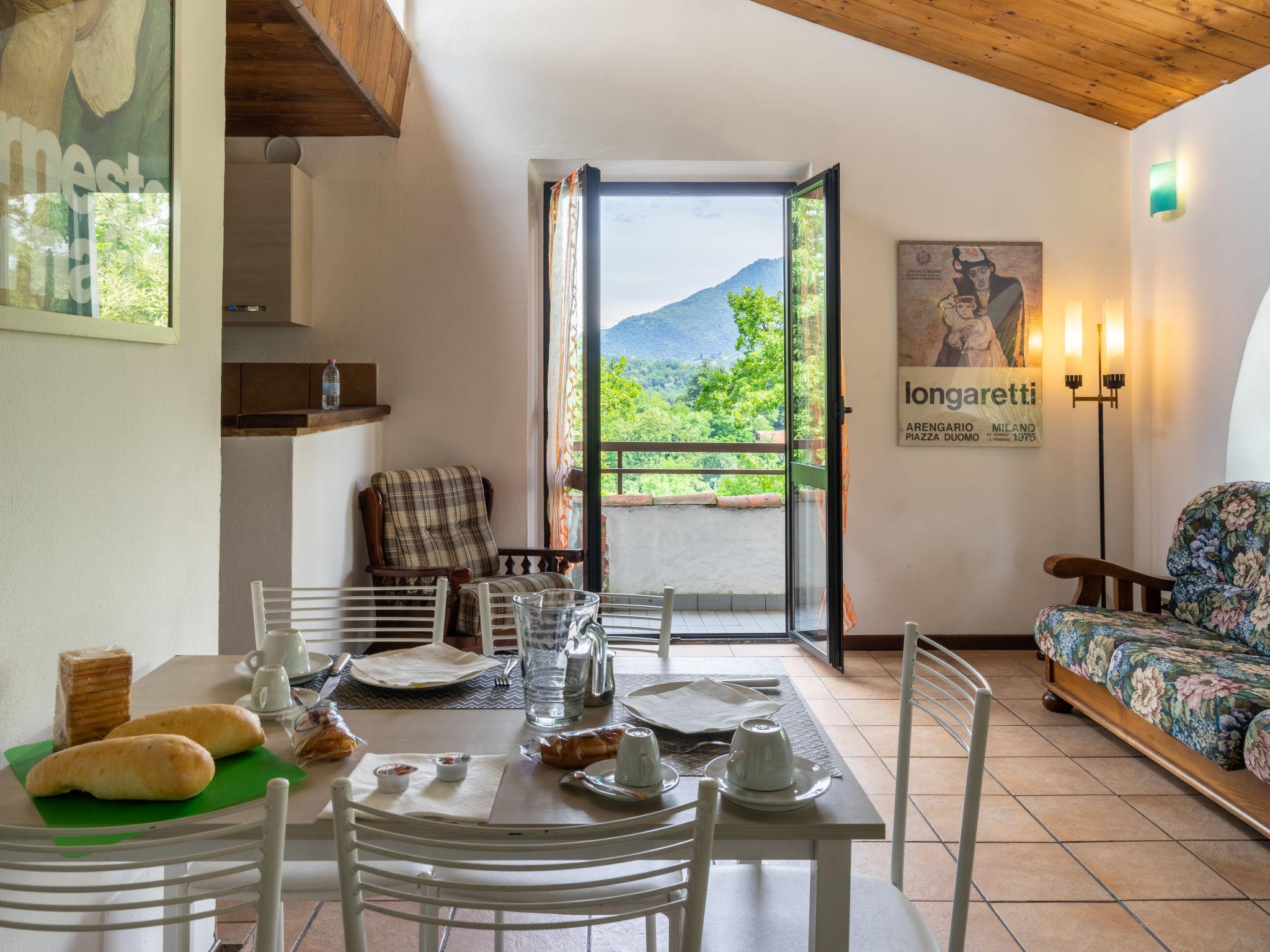 Photo 5 - Maison de 3 chambres à Leggiuno avec jardin et terrasse