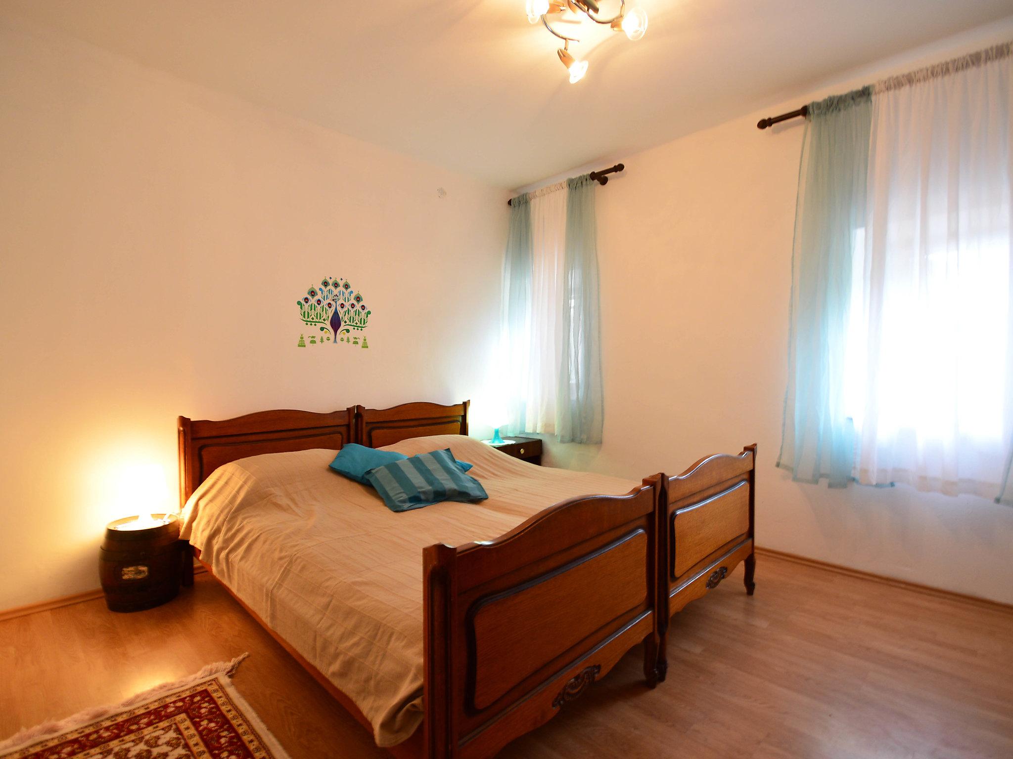 Foto 10 - Apartment mit 1 Schlafzimmer in Lovran mit schwimmbad und garten