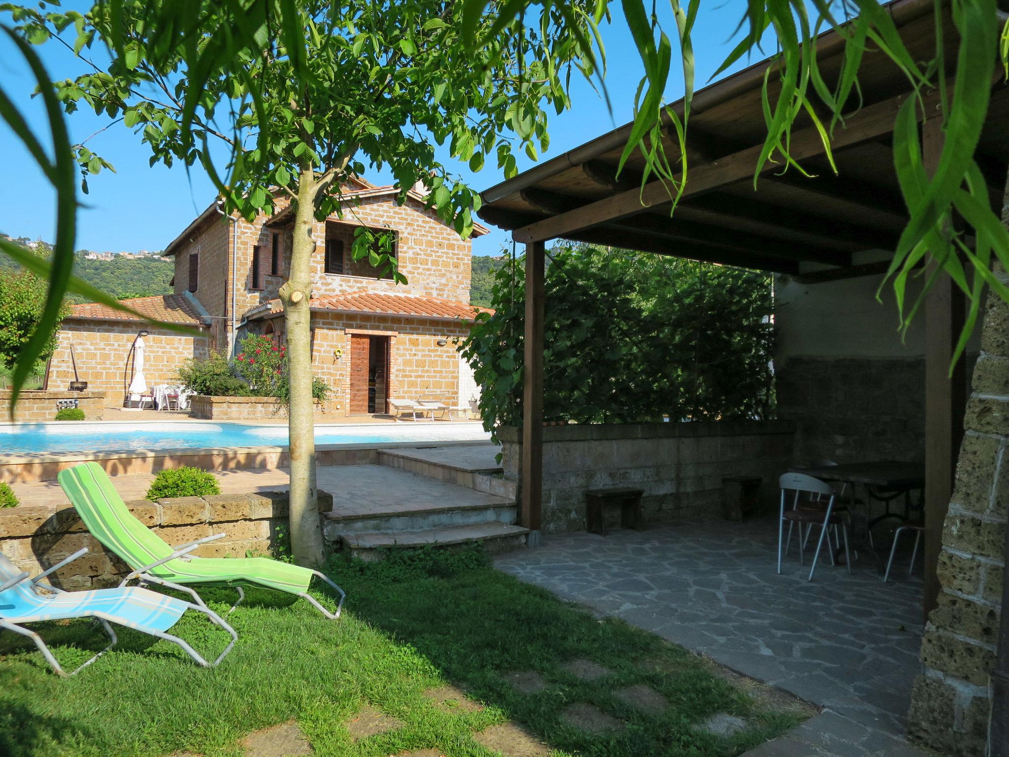 Photo 5 - 2 bedroom Apartment in Montefiascone with swimming pool and garden