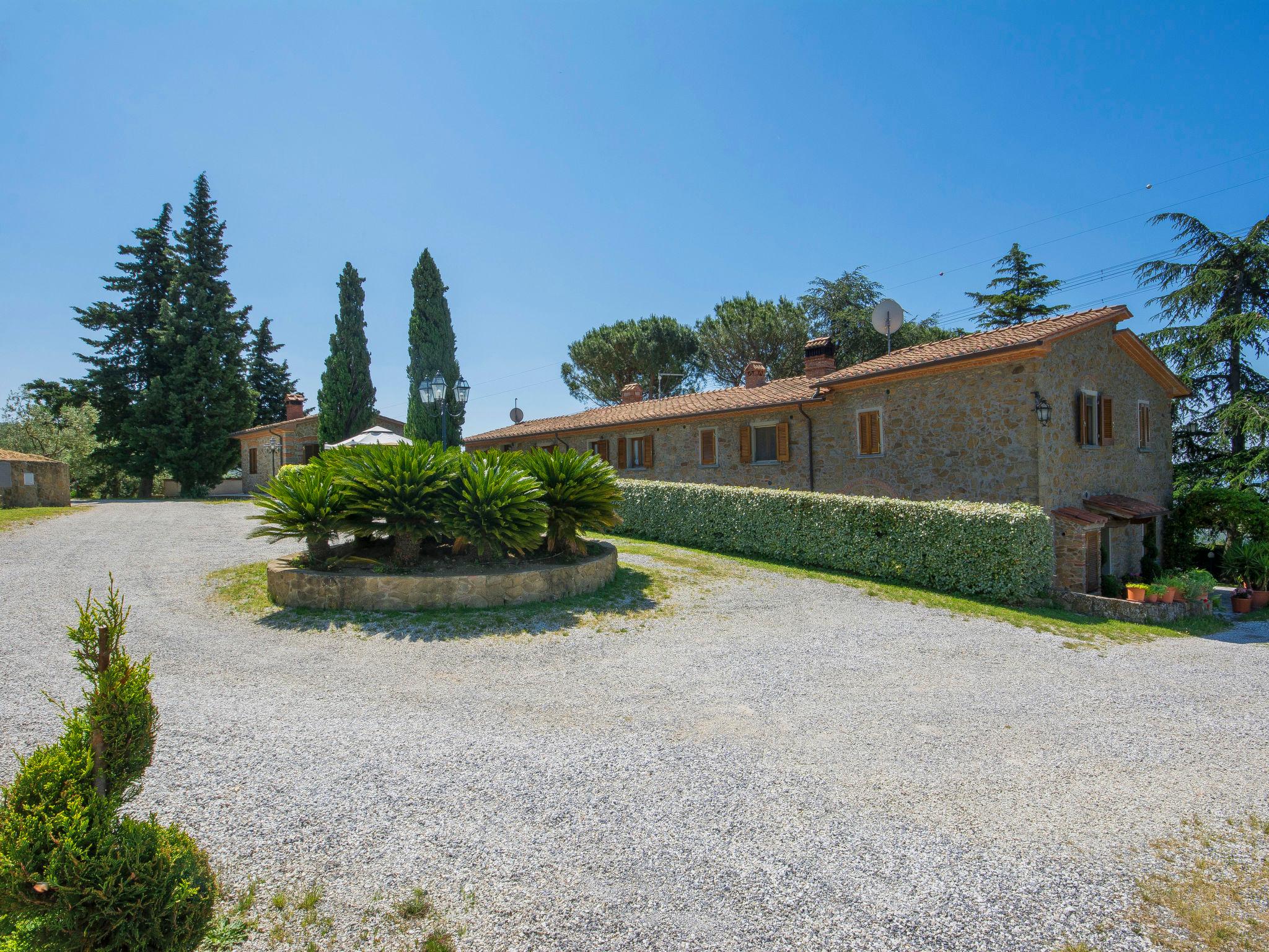 Foto 3 - Appartamento con 2 camere da letto a Lamporecchio con piscina e giardino