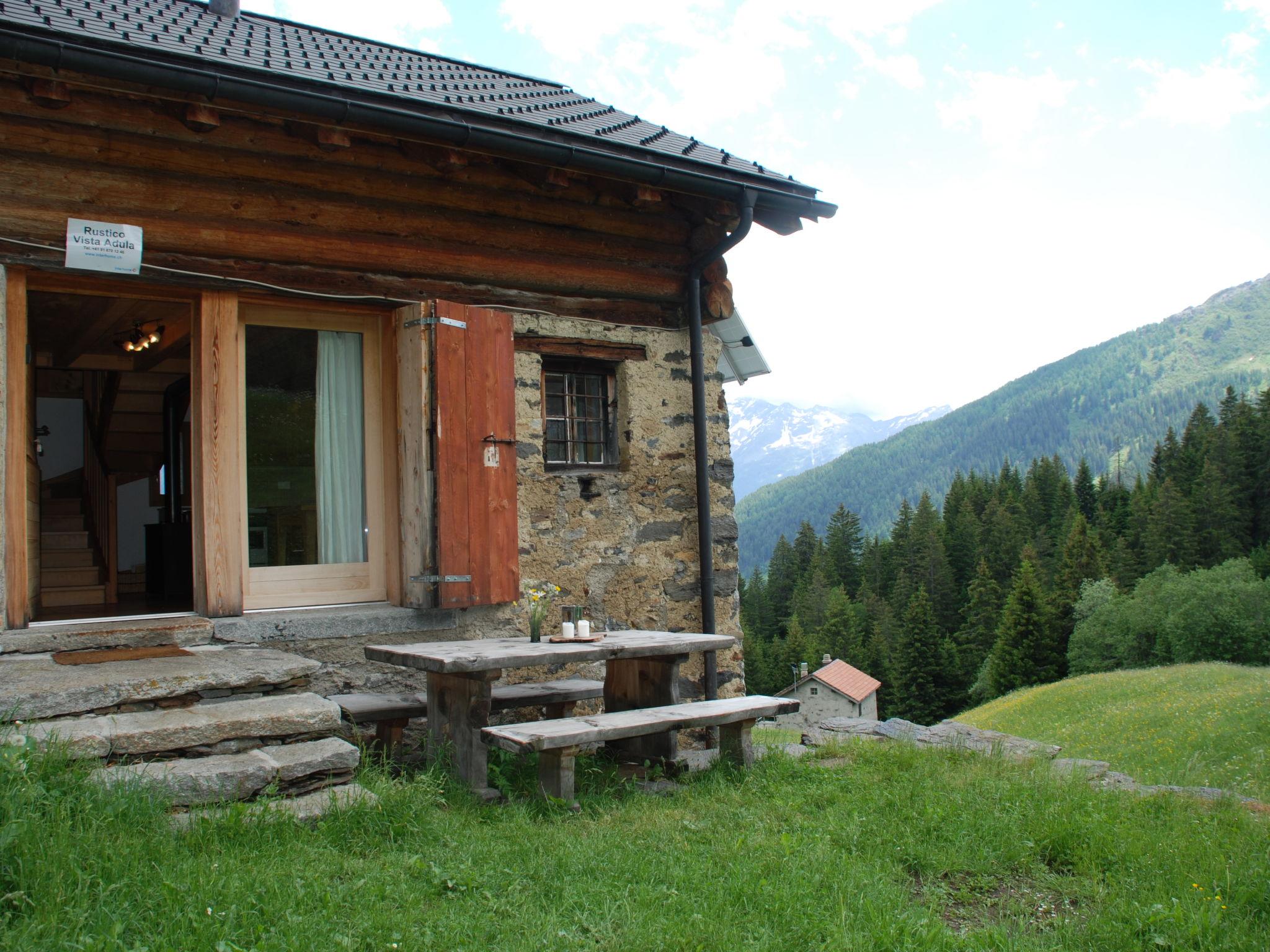 Photo 1 - Maison de 2 chambres à Blenio avec jardin