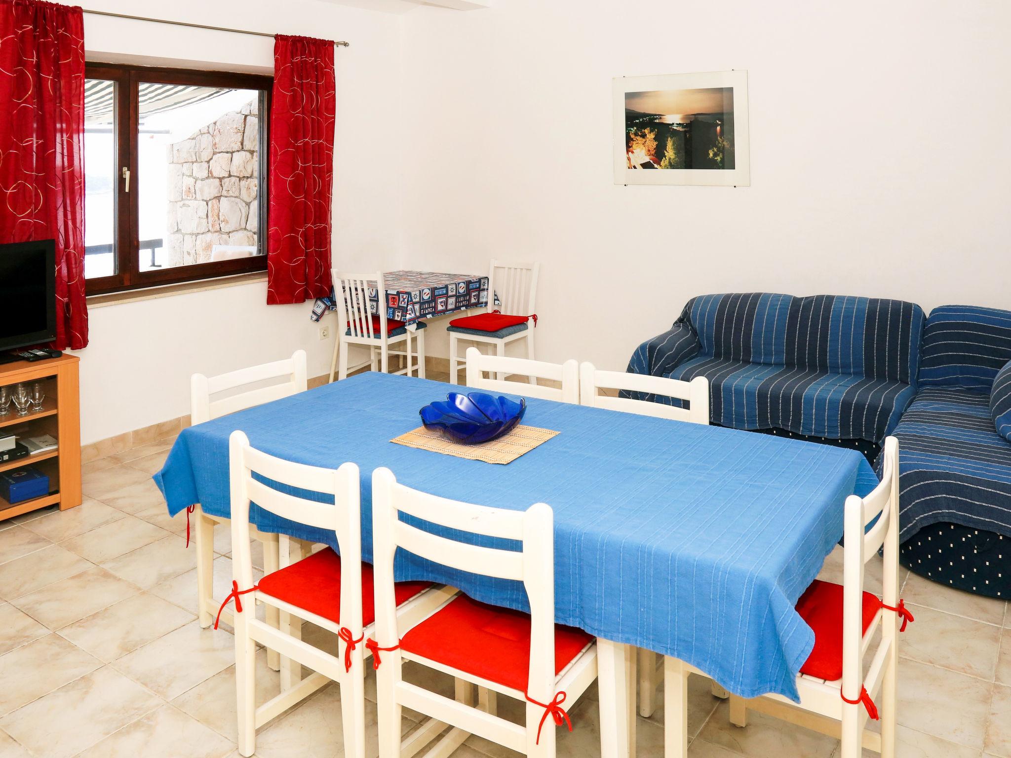 Foto 6 - Apartamento de 4 habitaciones en Blato con vistas al mar