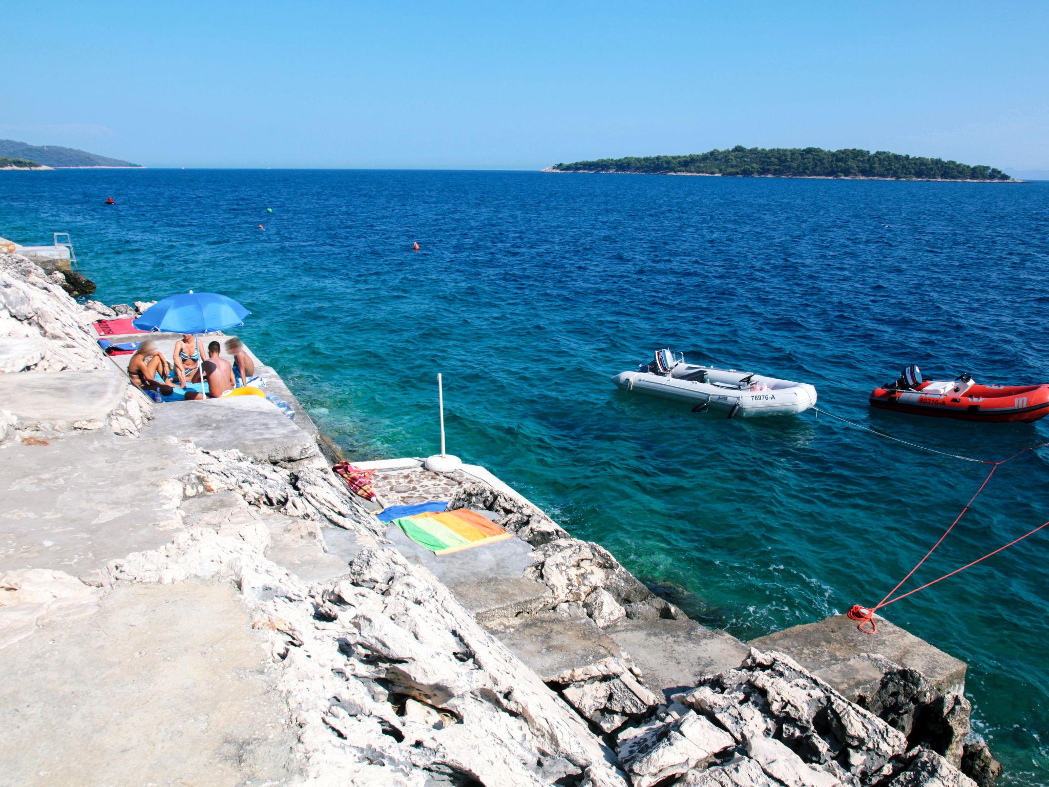 Foto 4 - Apartamento de 4 quartos em Blato com vistas do mar