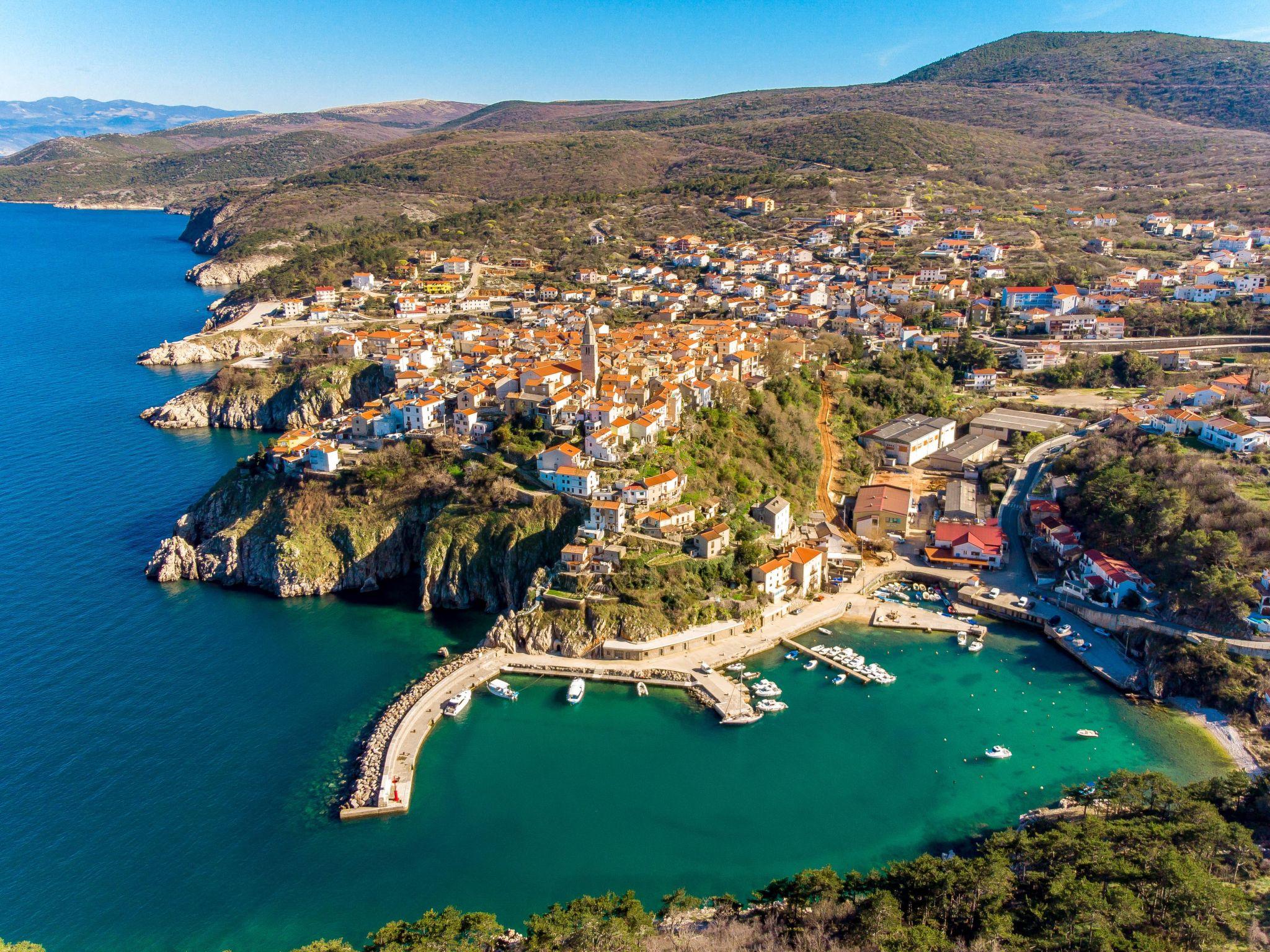 Foto 17 - Appartamento a Vrbnik con vista mare