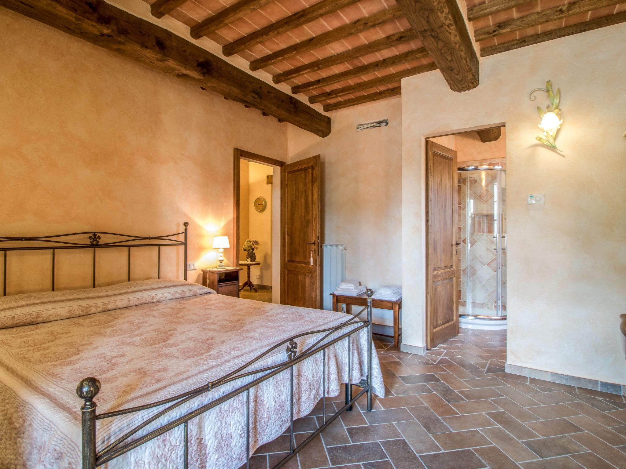 Photo 15 - 5 bedroom House in Civitella in Val di Chiana with private pool and terrace