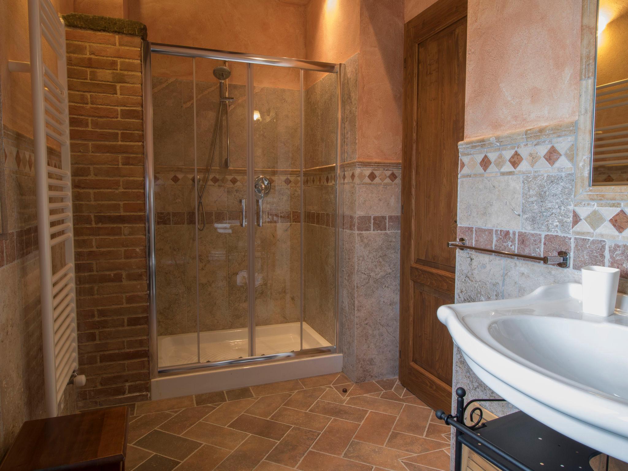 Foto 28 - Casa de 5 habitaciones en Civitella in Val di Chiana con piscina privada y terraza