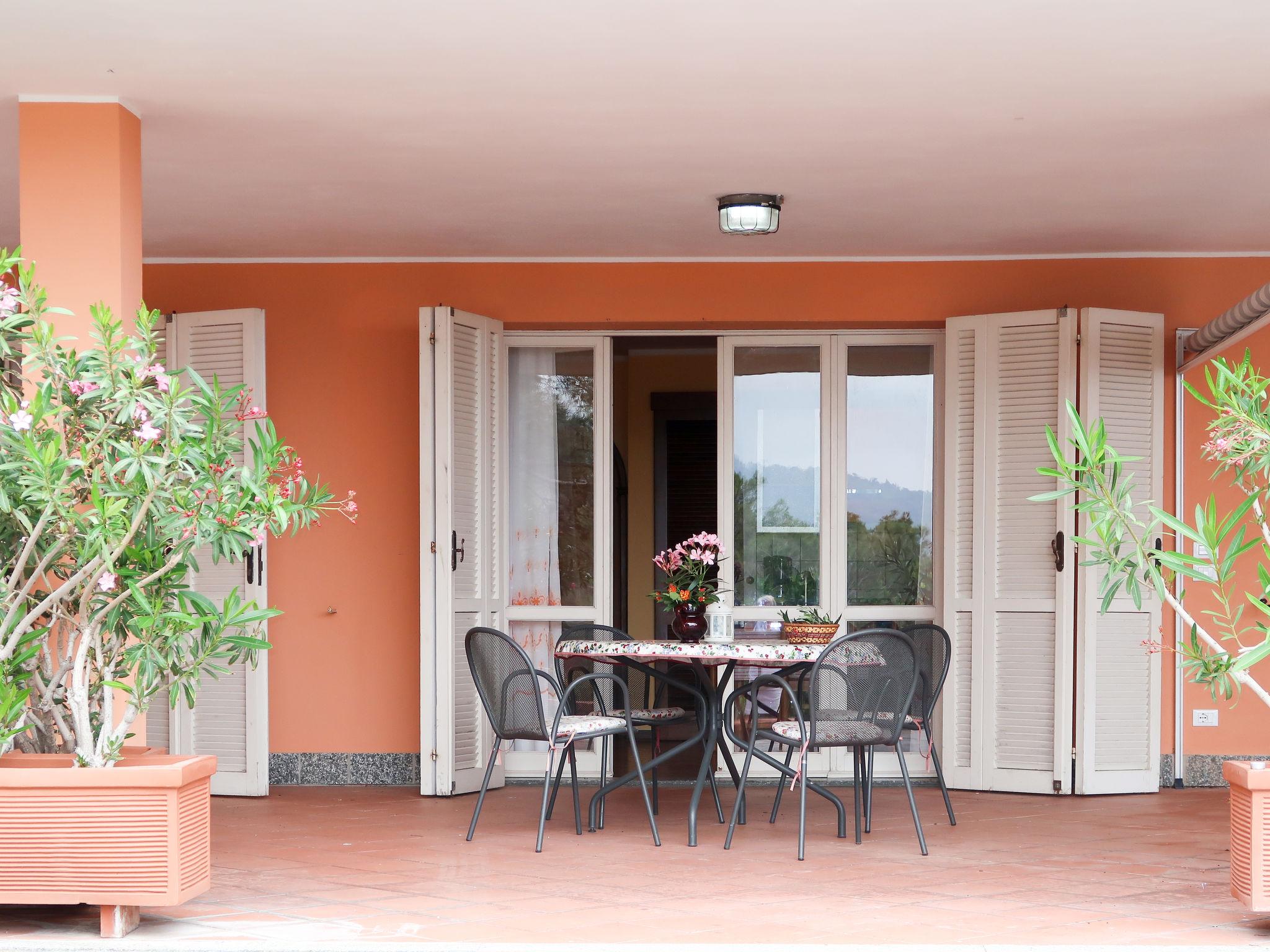 Photo 3 - Appartement de 1 chambre à Andora avec jardin et vues à la mer