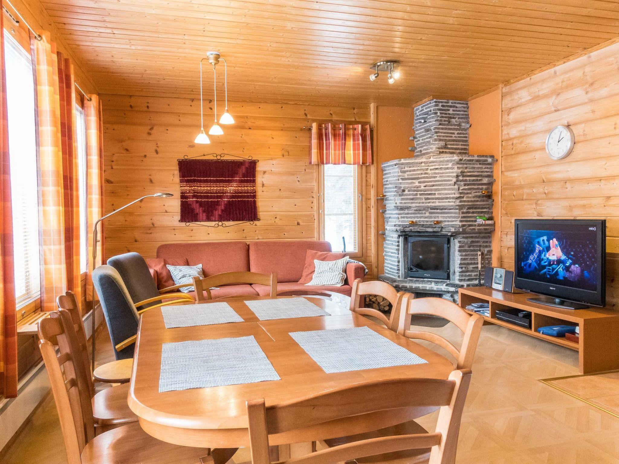 Foto 2 - Casa de 3 habitaciones en Kittilä con sauna y vistas a la montaña
