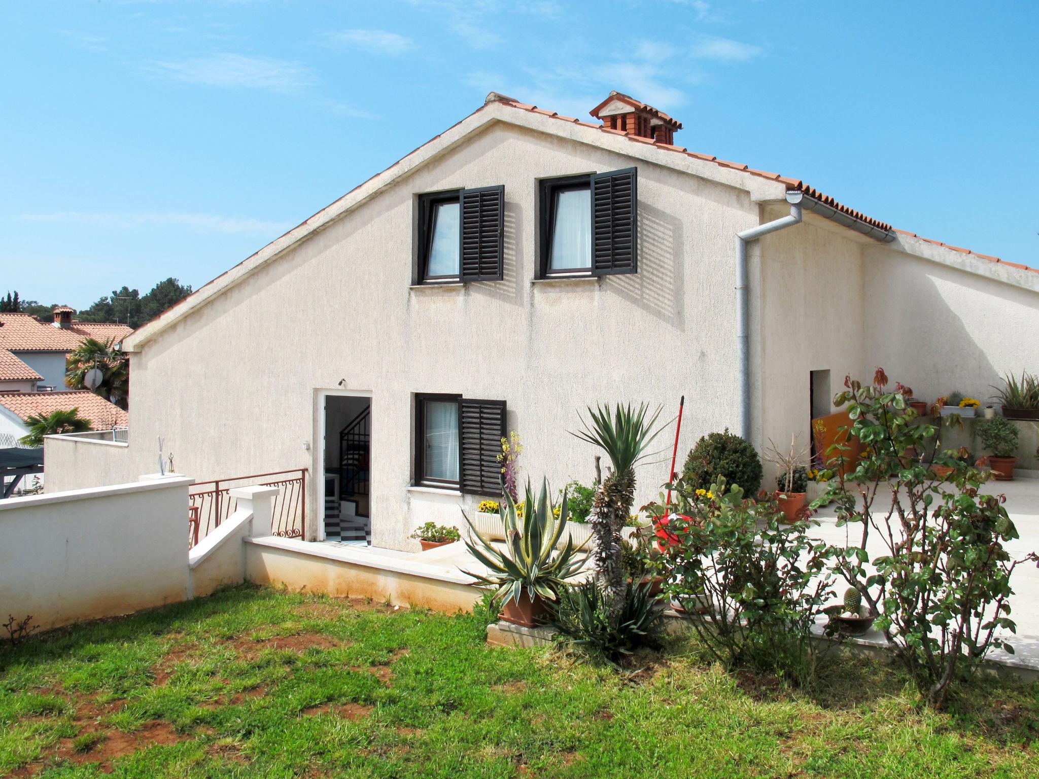 Foto 1 - Casa con 2 camere da letto a Poreč con vista mare