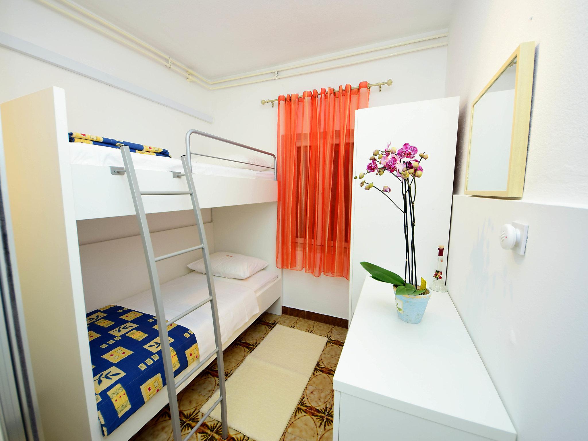 Foto 10 - Apartment mit 3 Schlafzimmern in Supetar mit privater pool und blick aufs meer