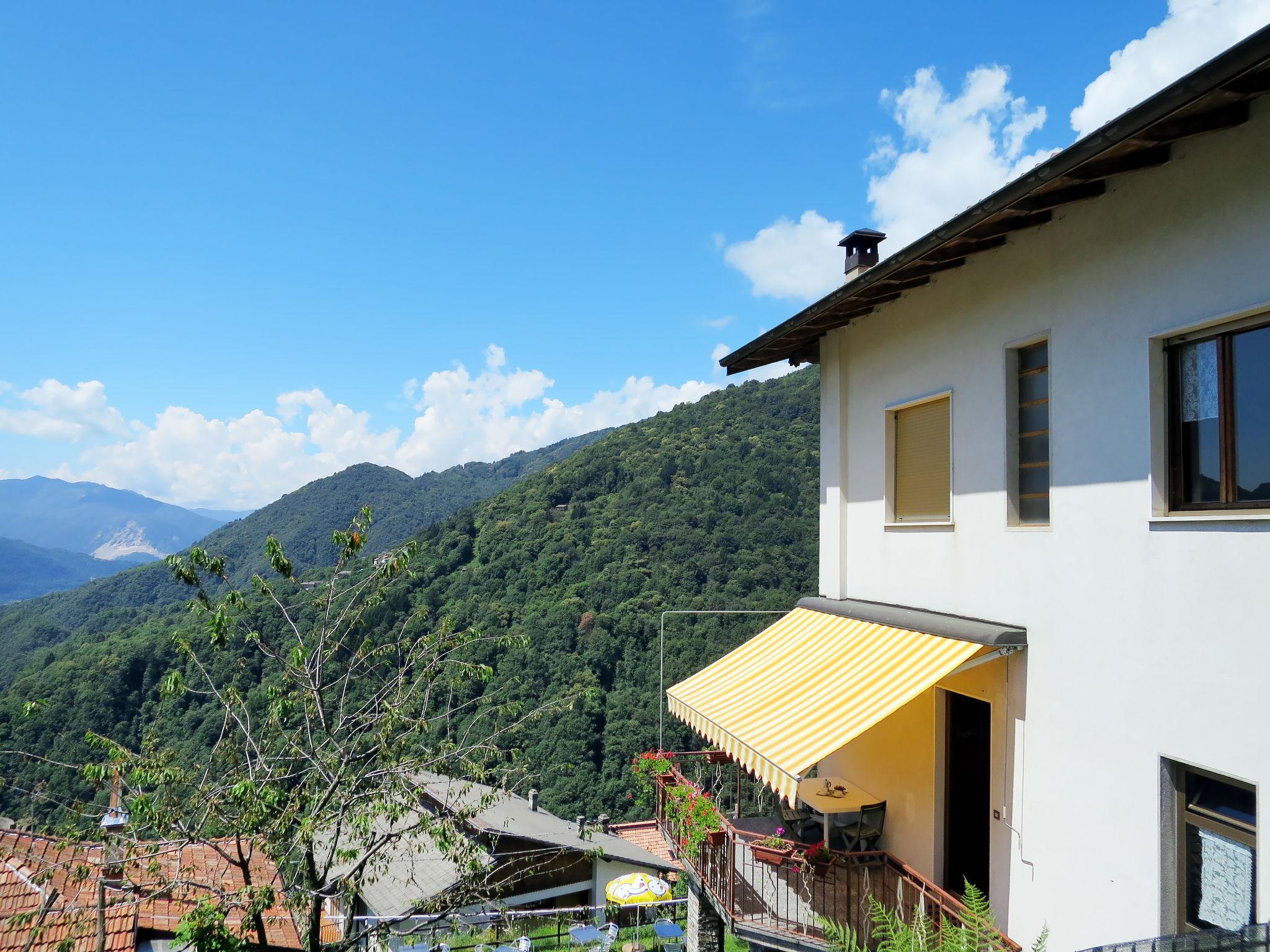 Foto 2 - Appartamento con 2 camere da letto a Aurano con terrazza e vista sulle montagne