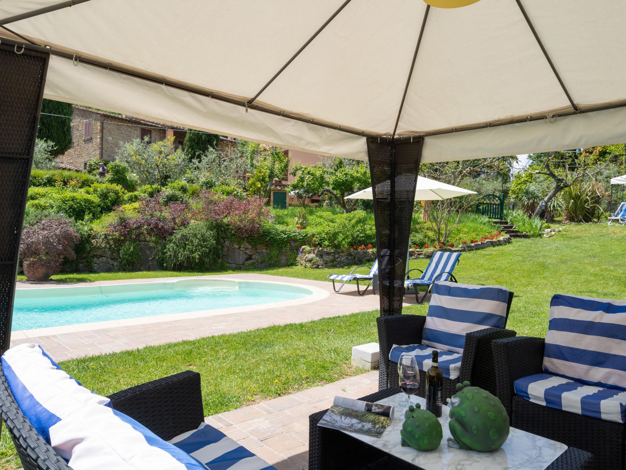 Foto 33 - Casa de 2 habitaciones en Arezzo con piscina y jardín