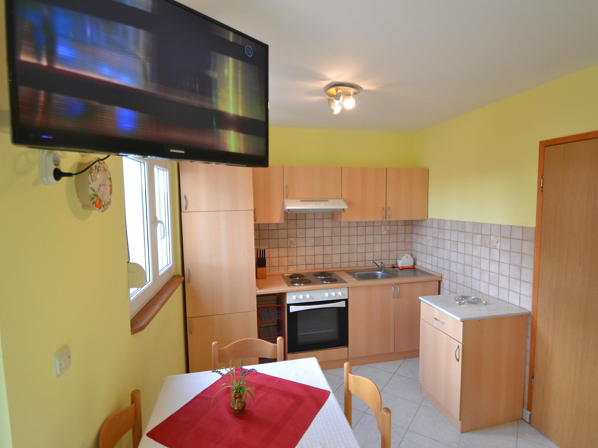 Photo 10 - 1 bedroom Apartment in Vir with garden and terrace