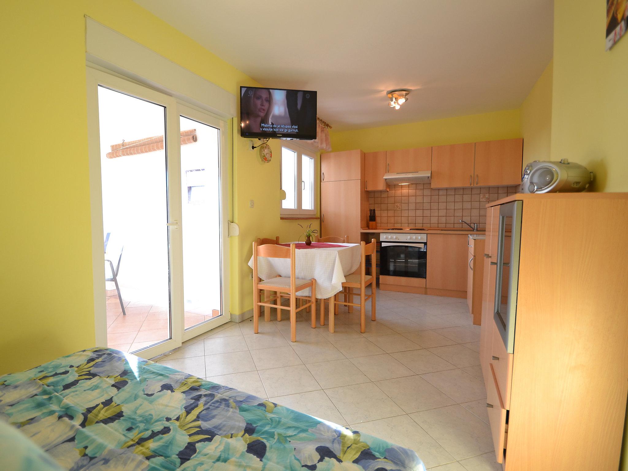 Foto 4 - Appartamento con 1 camera da letto a Vir con terrazza