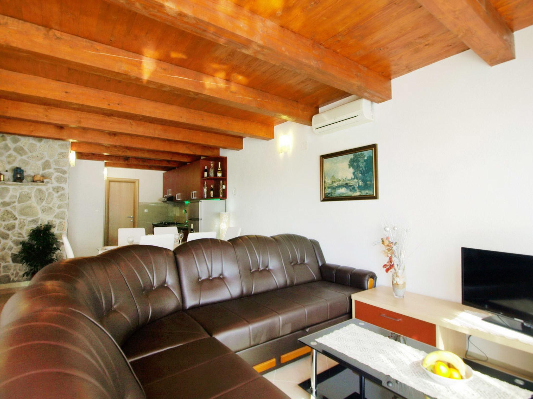 Photo 4 - 4 bedroom House in Obrovac with private pool and garden