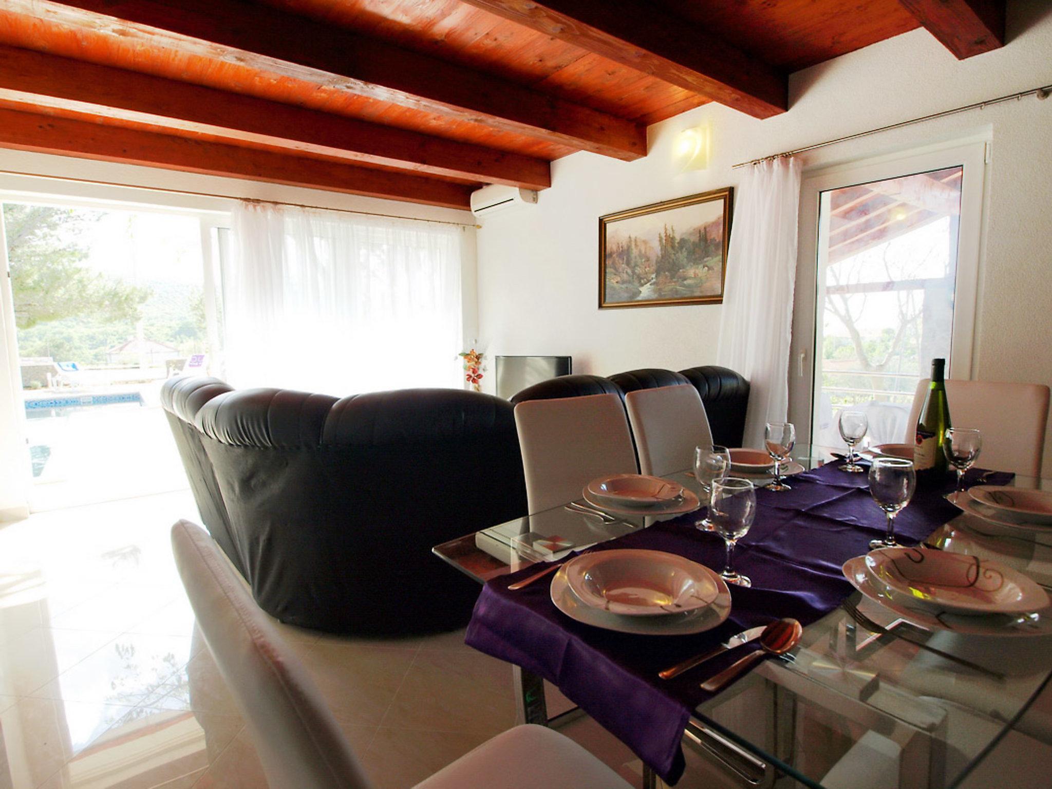 Photo 14 - 4 bedroom House in Obrovac with private pool and garden