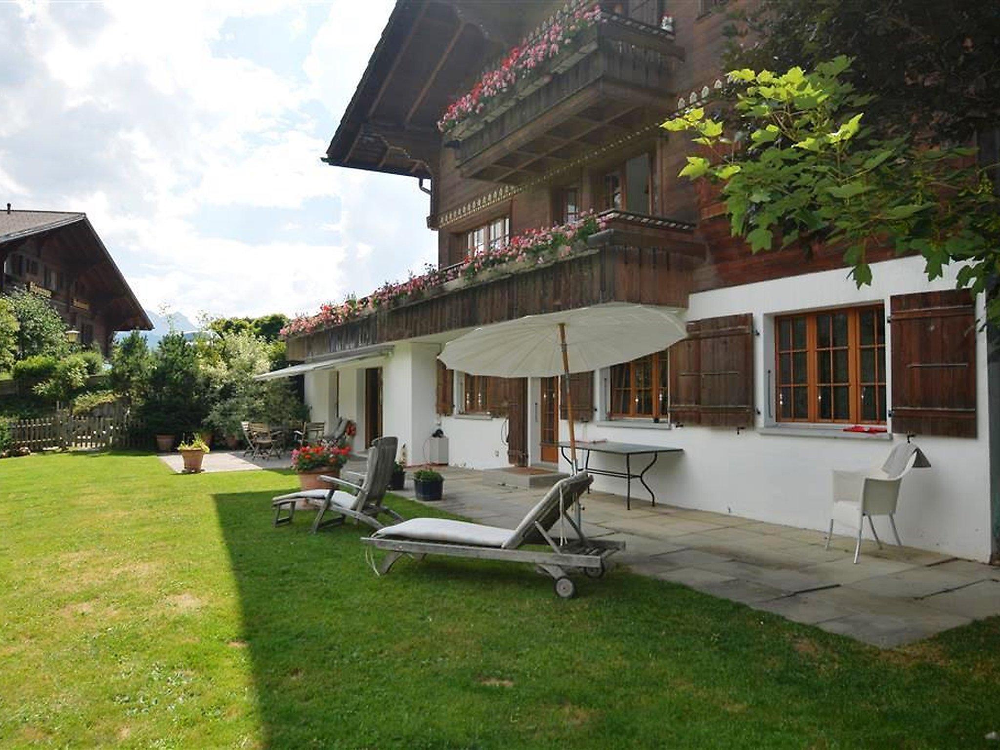 Photo 1 - 3 bedroom Apartment in Saanen with garden and sauna