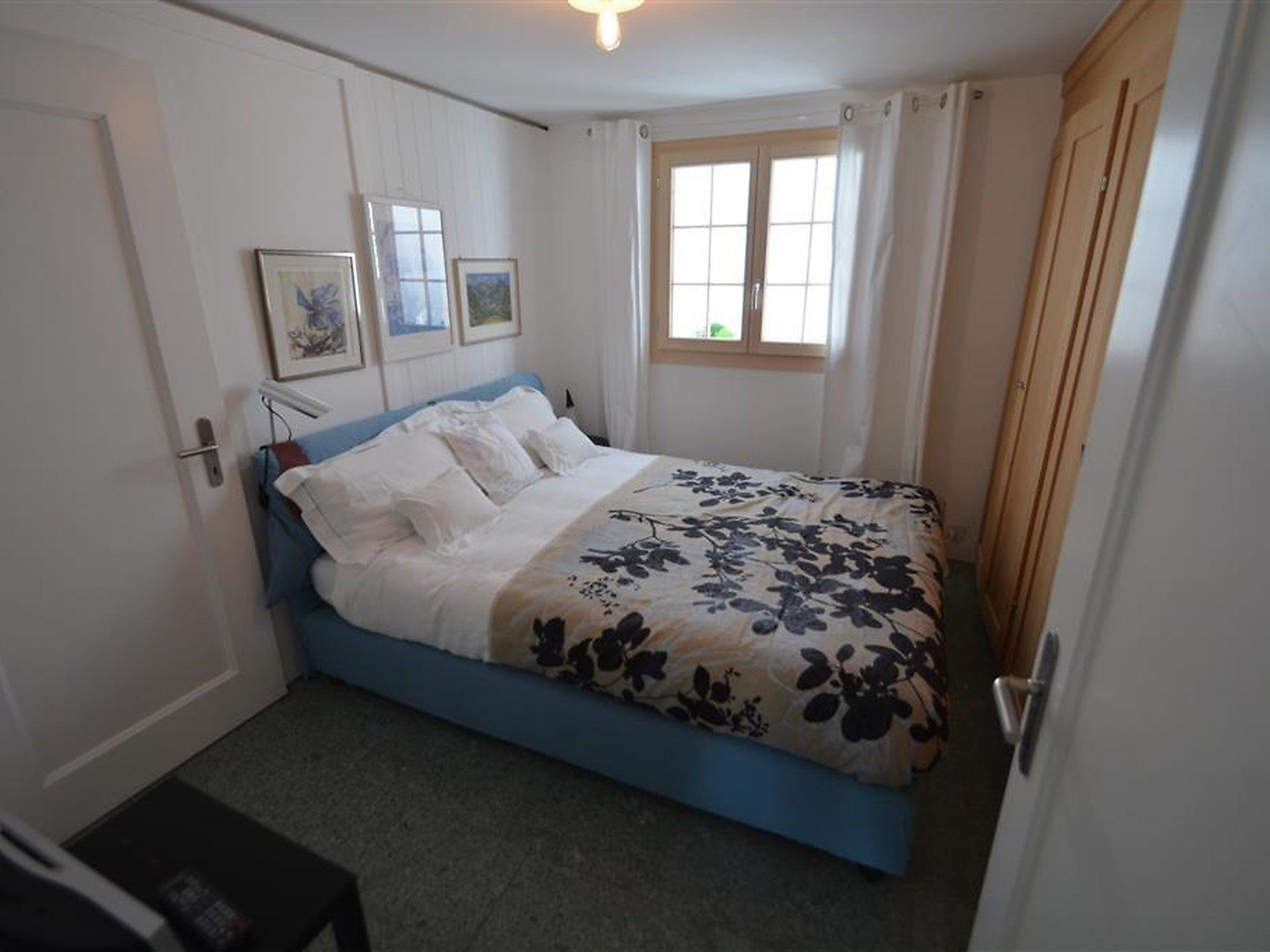 Foto 14 - Apartment mit 3 Schlafzimmern in Saanen mit garten und sauna