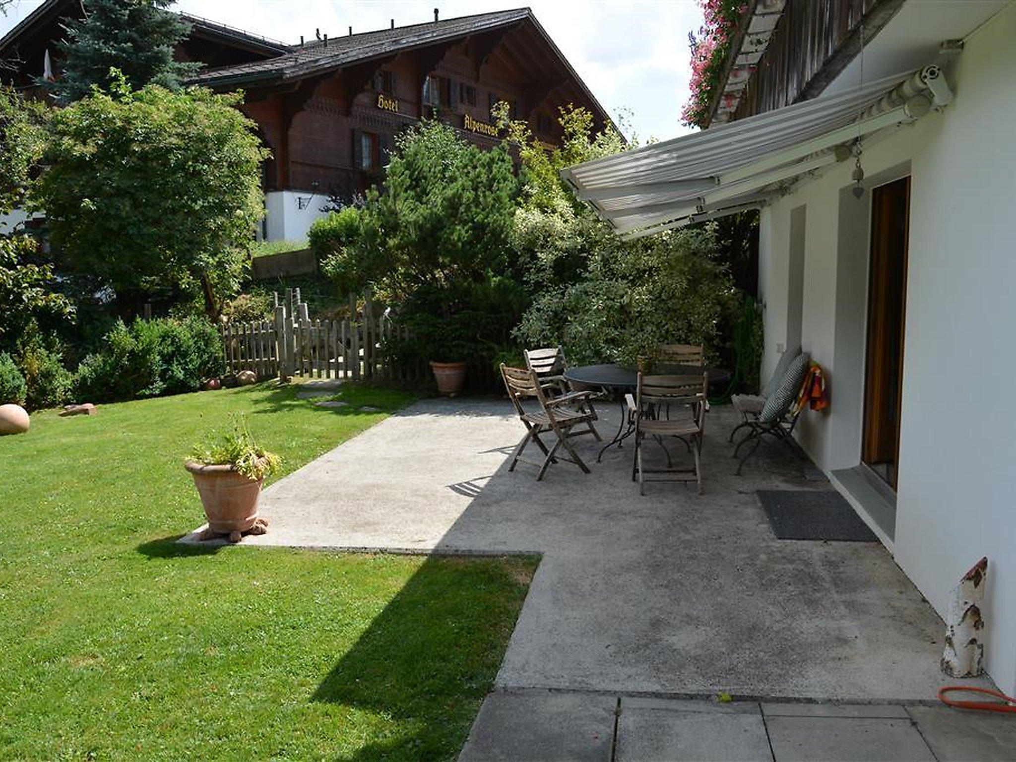 Photo 3 - 3 bedroom Apartment in Saanen with garden and sauna