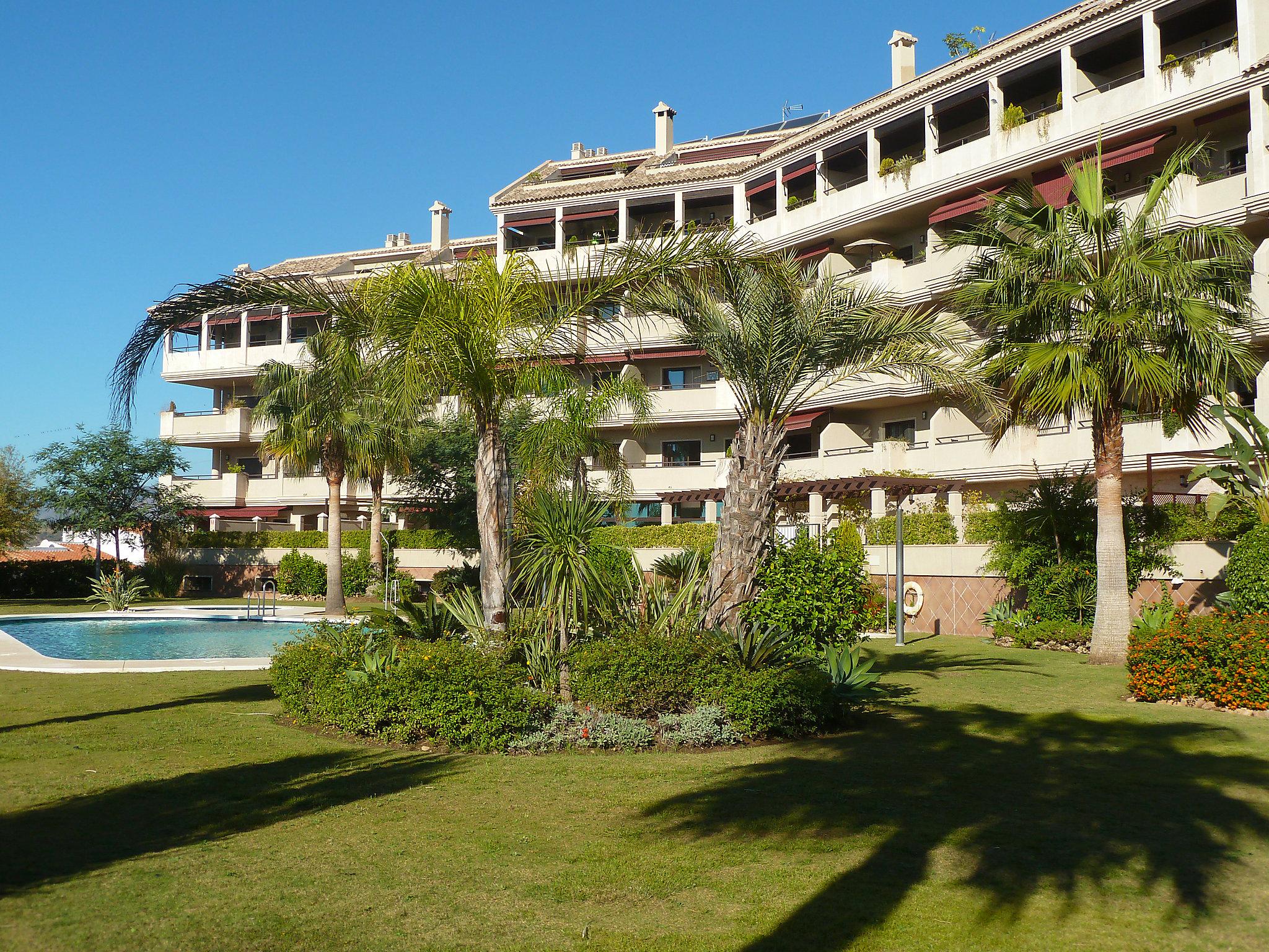 Foto 13 - Apartamento de 2 habitaciones en Fuengirola con piscina y jardín