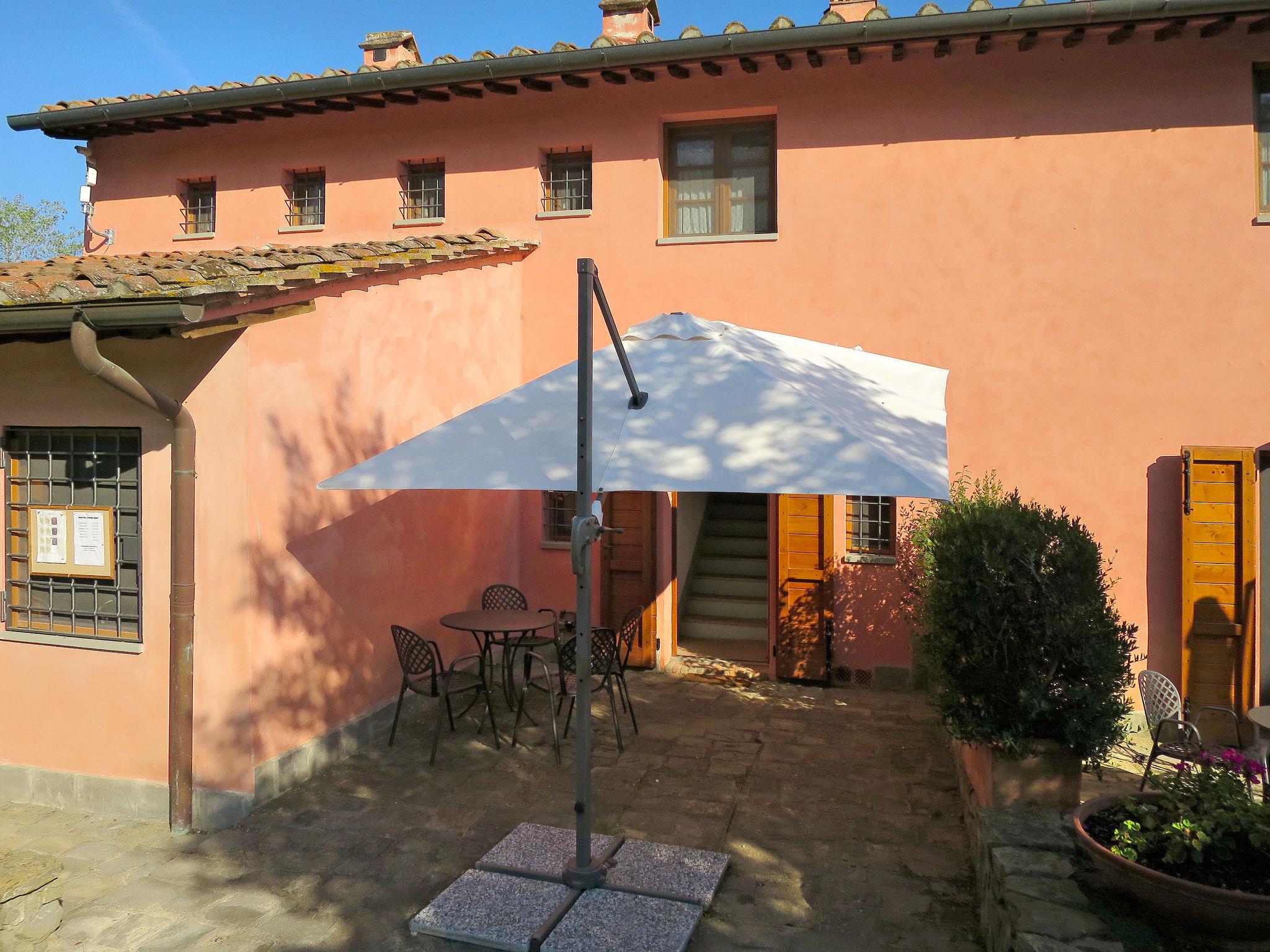 Foto 35 - Appartamento con 2 camere da letto a Castelfiorentino con piscina e giardino