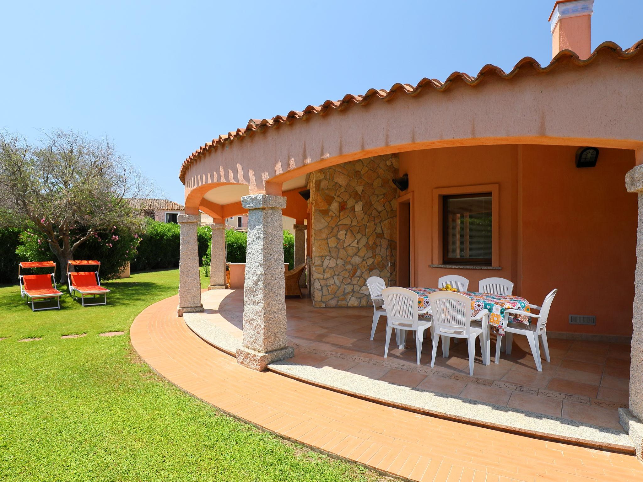 Photo 2 - Maison de 3 chambres à Muravera avec jardin et vues à la mer