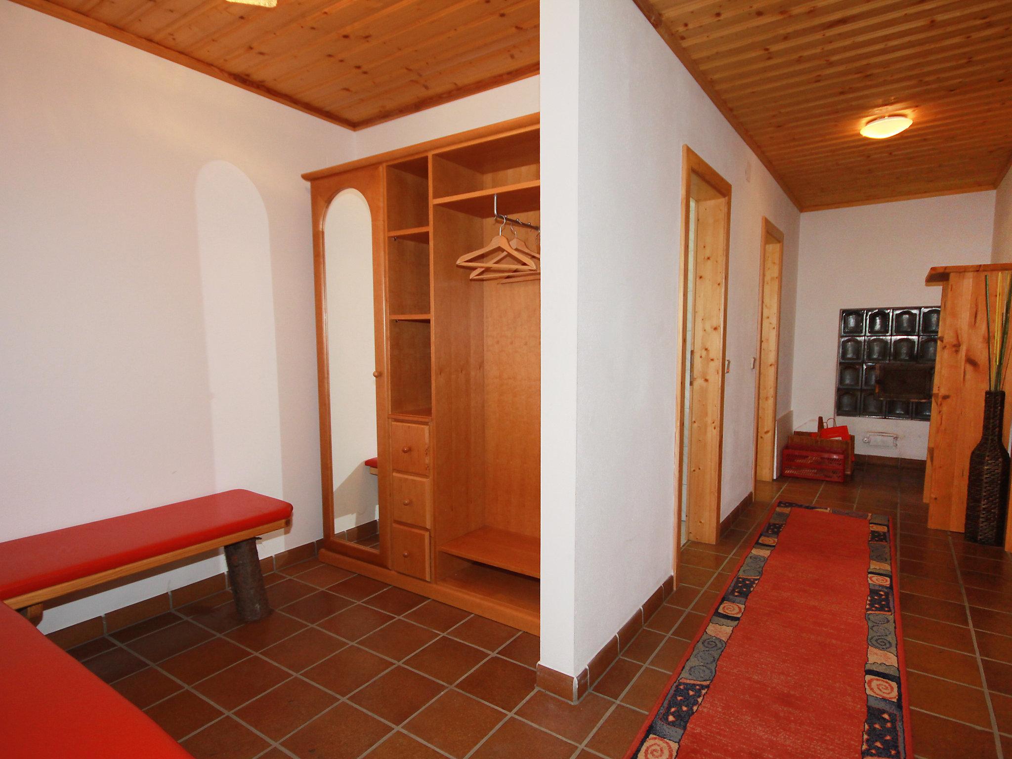 Foto 17 - Casa de 4 quartos em Albeck com sauna e vista para a montanha