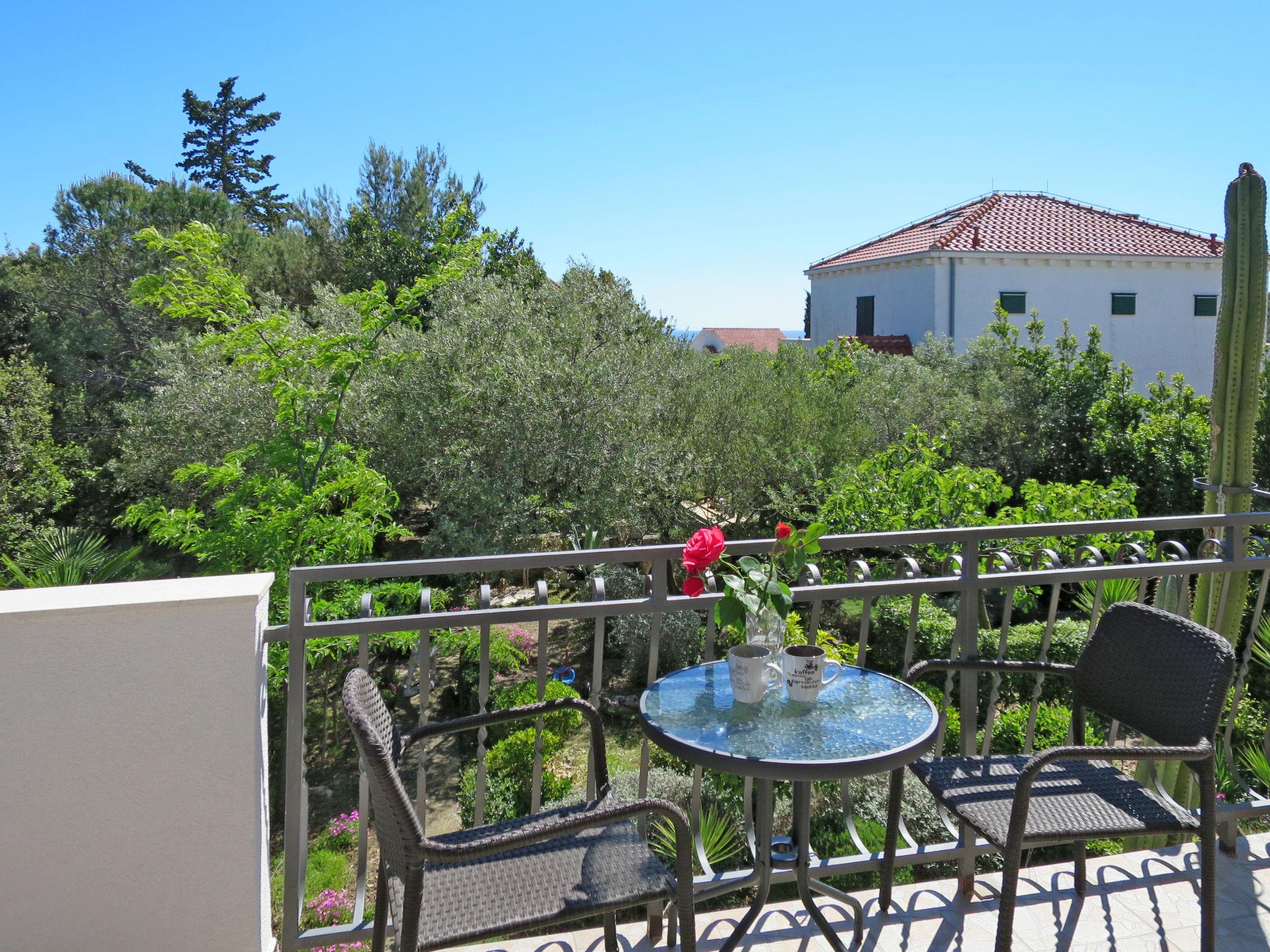 Photo 15 - 3 bedroom House in Marina with garden and sea view